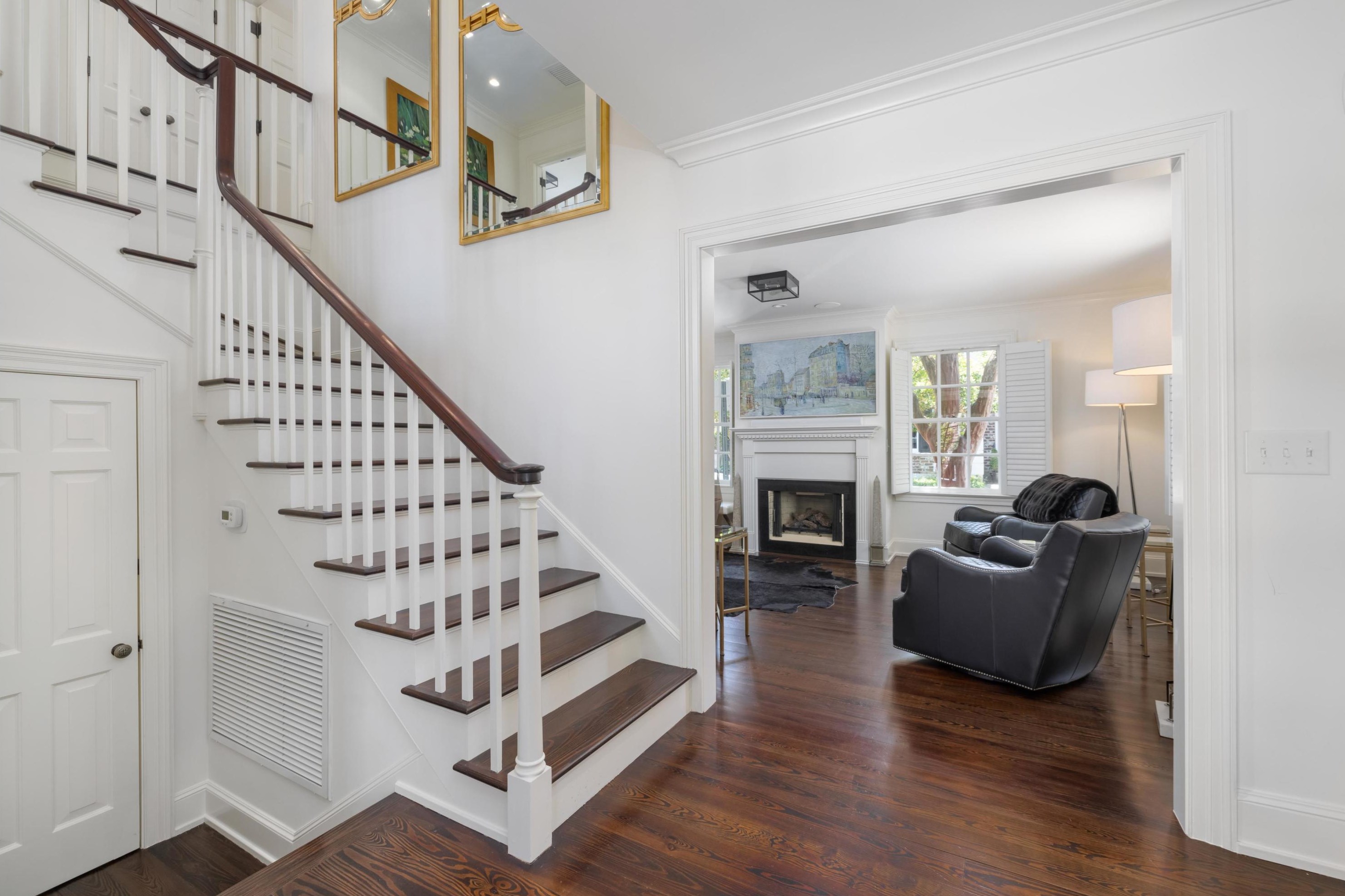 100 Bay St, Charleston SC  29401-2543 exterior