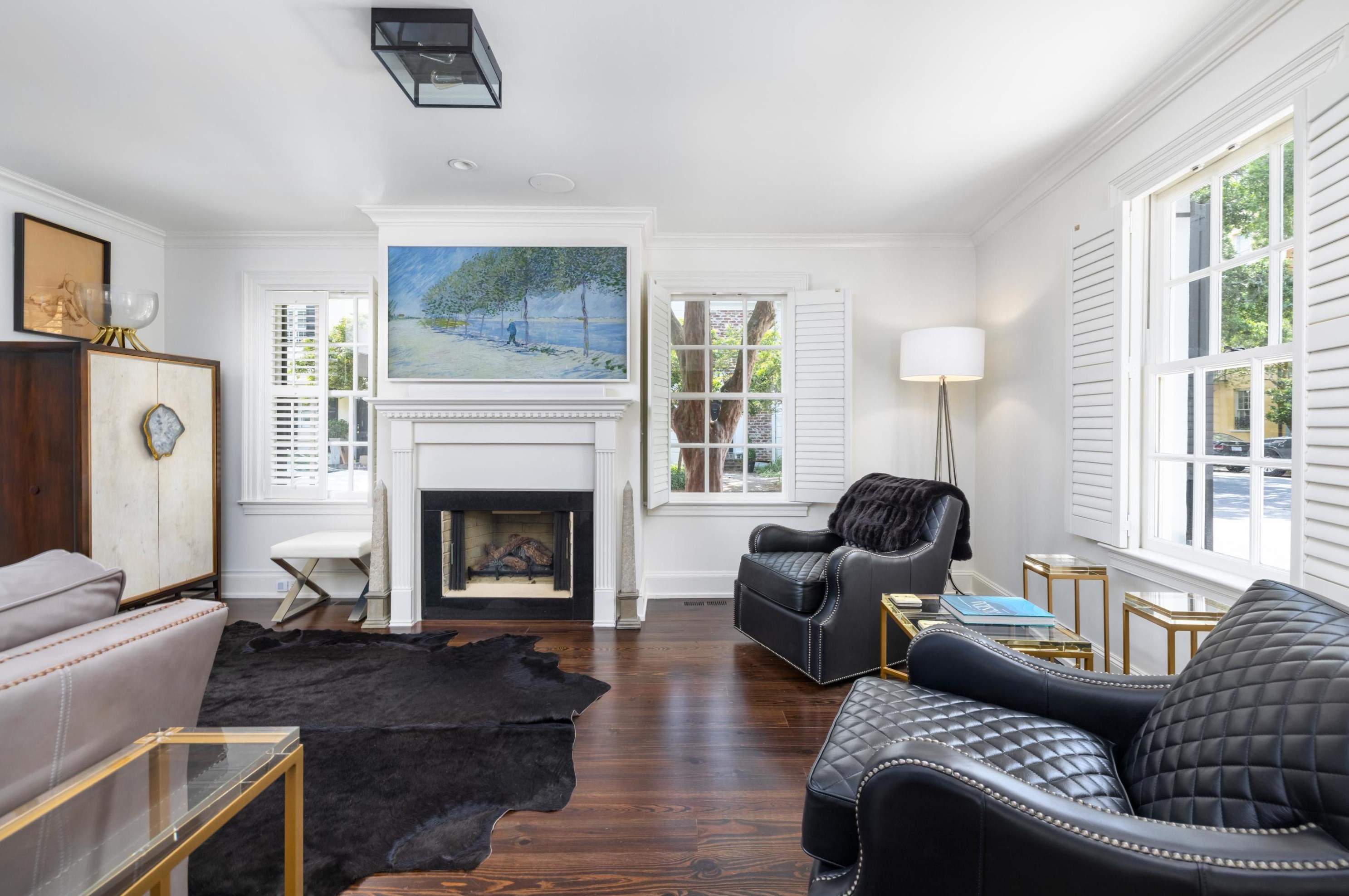 100 Bay St, Charleston SC  29401-2543 exterior