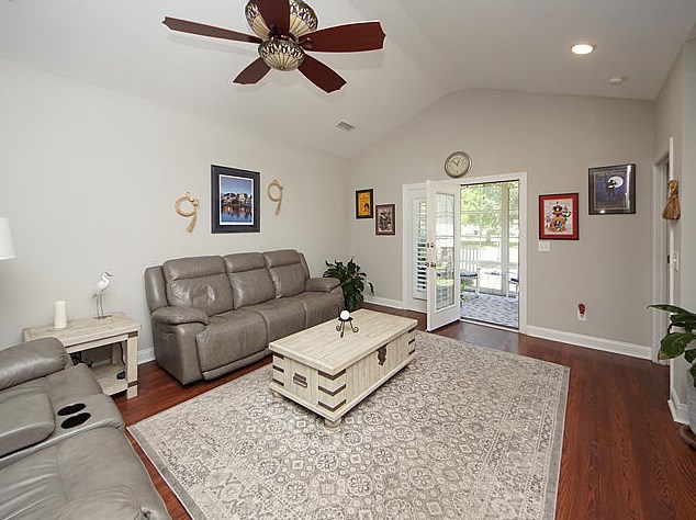 9047 Delancey Cir, Charleston SC  29406-9161 exterior