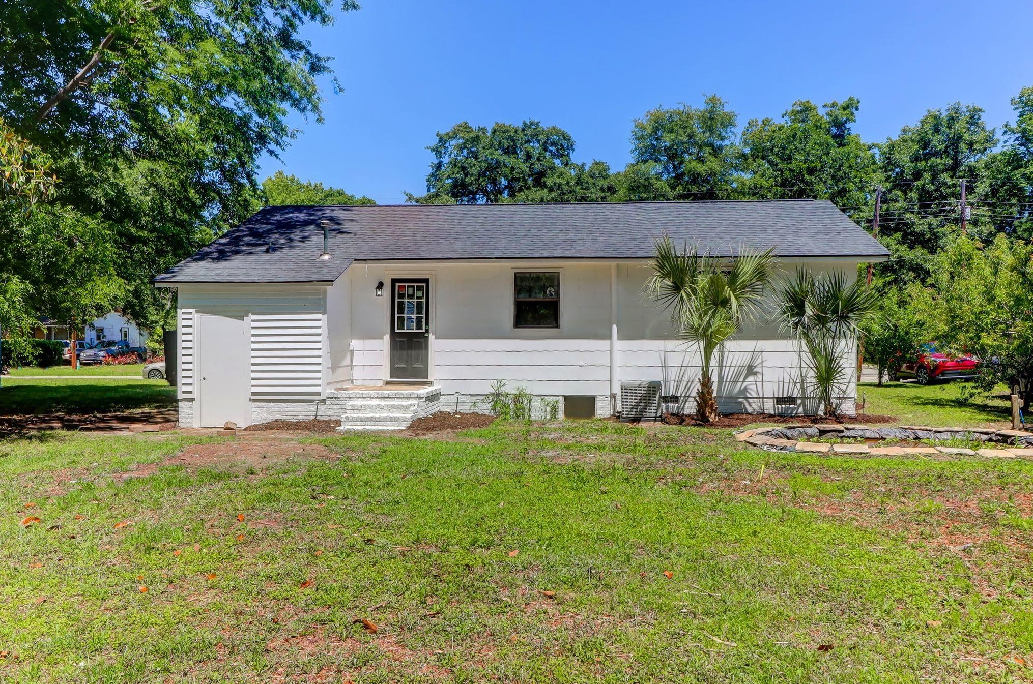 221 Birch Ave, Charleston SC  29445-3048 exterior