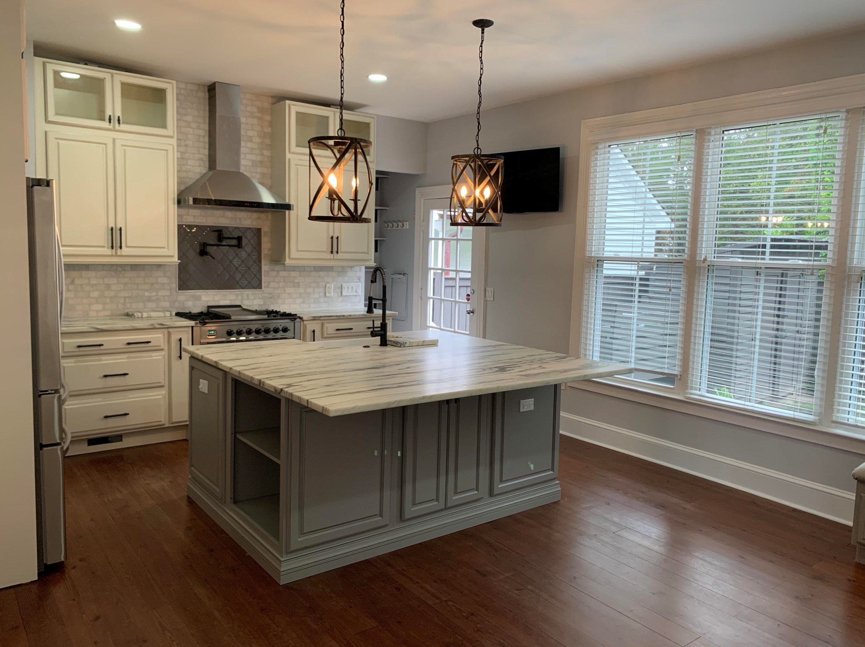 109 Fishburne St, Charleston SC  29403-4701 exterior