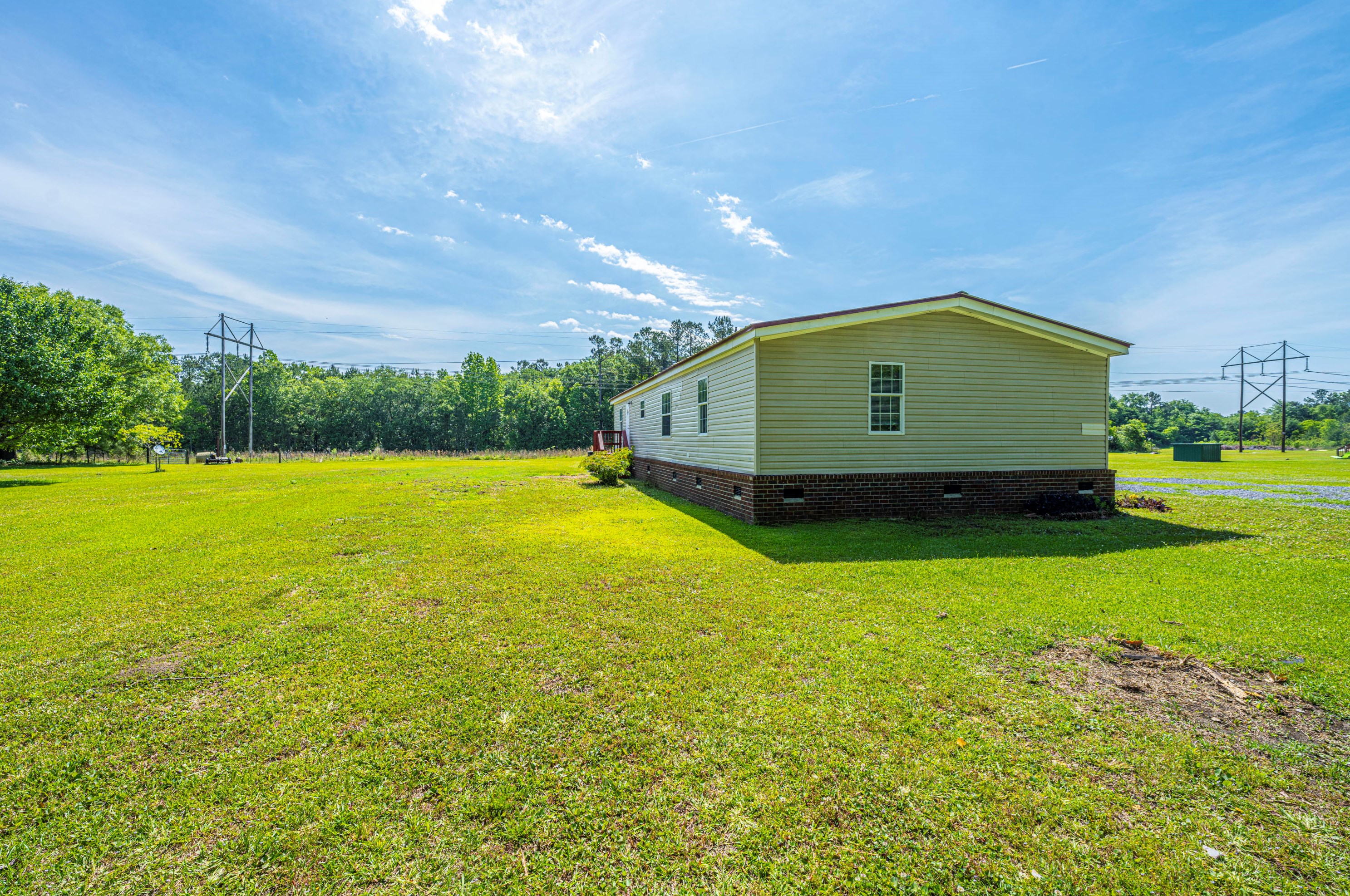 256 Skyland Ln, Moncks Corner SC  29461-7547 exterior
