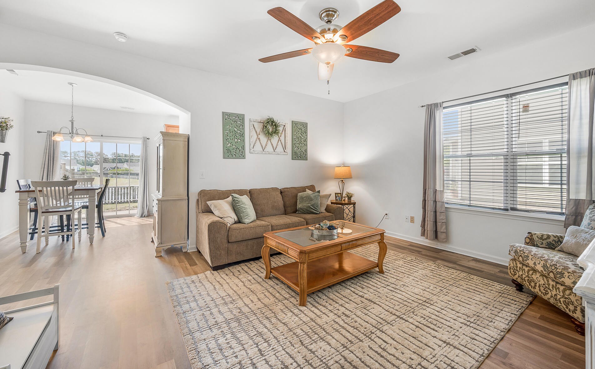 114 Lamplighter Ln, Summerville SC  29483-2136 exterior