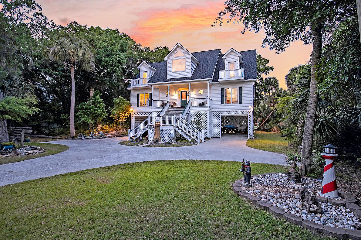 3208 Fort St, Edisto SC  29438-3505 exterior