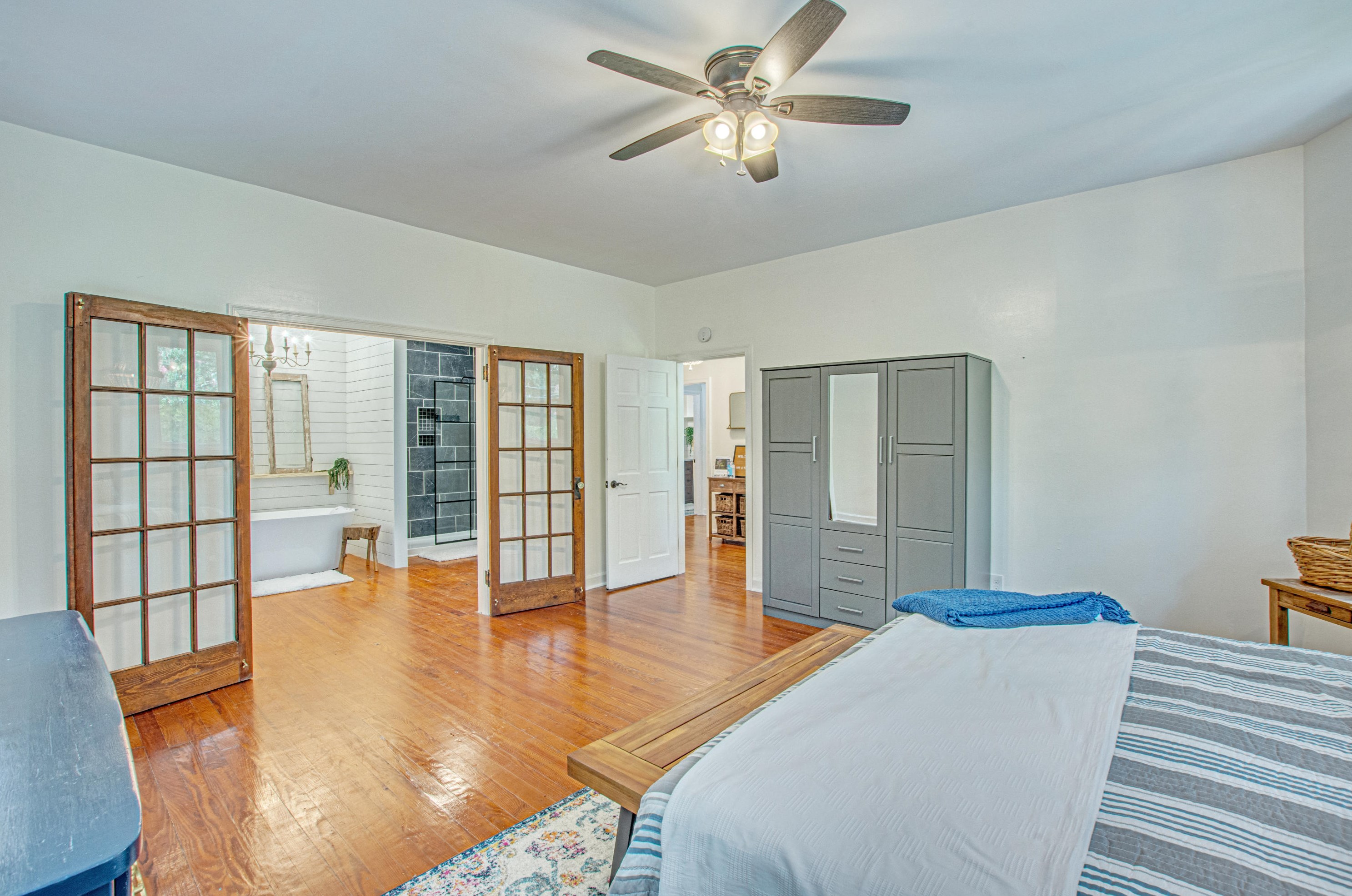 105 Hickory St, Summerville SC  29483-6501 exterior