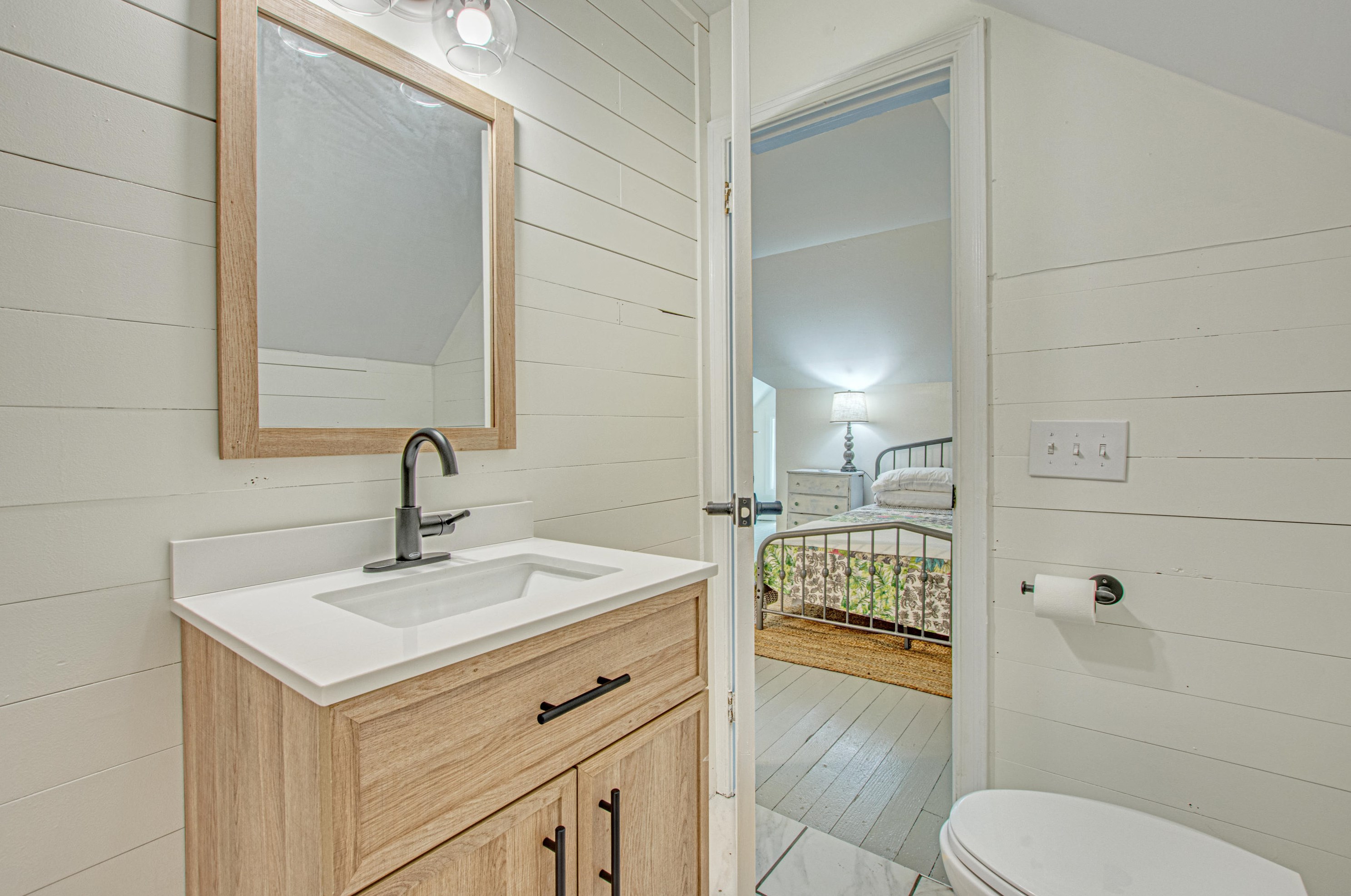105 Hickory St, Summerville SC  29483-6501 exterior