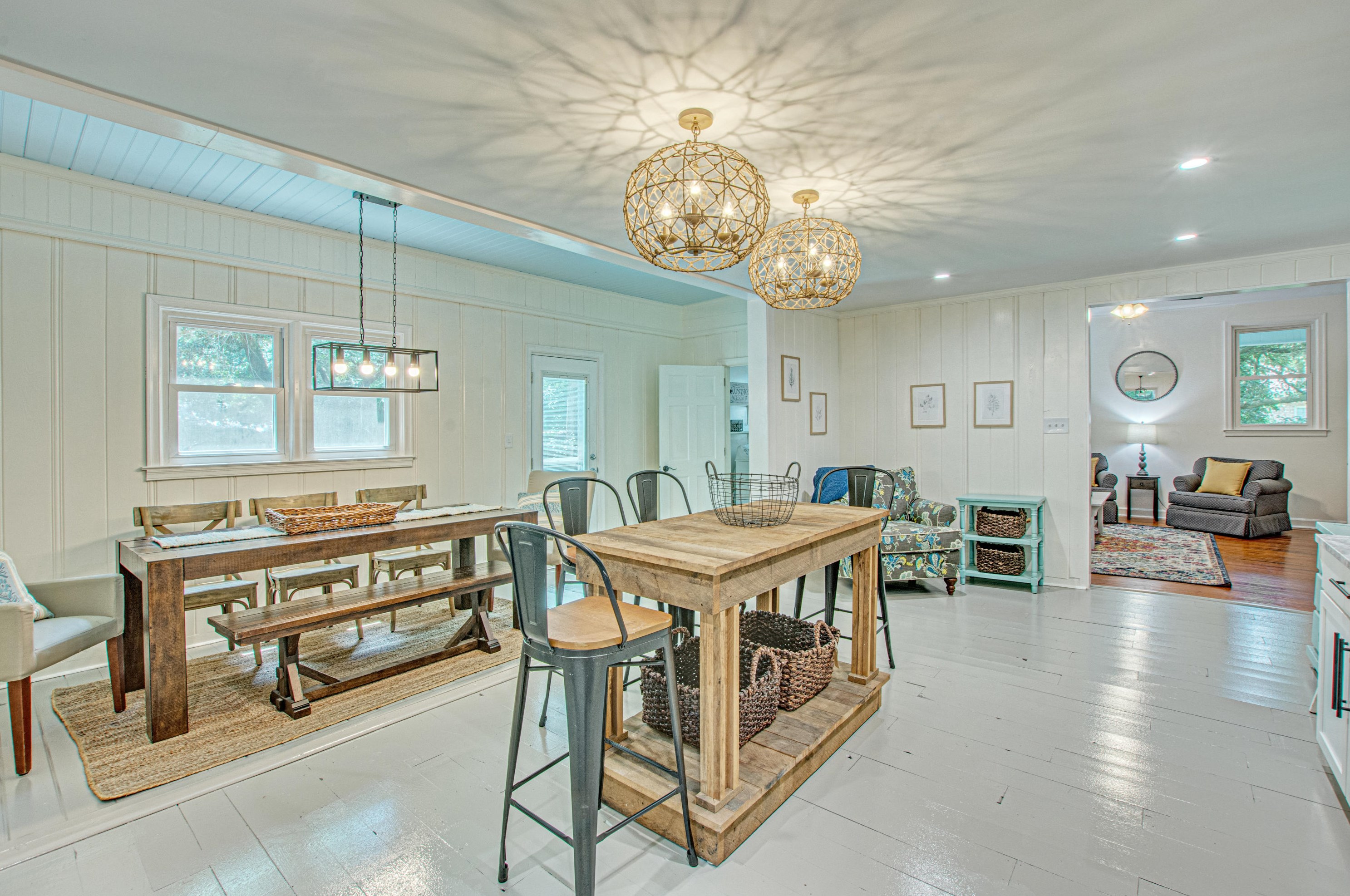 105 Hickory St, Summerville SC  29483-6501 exterior