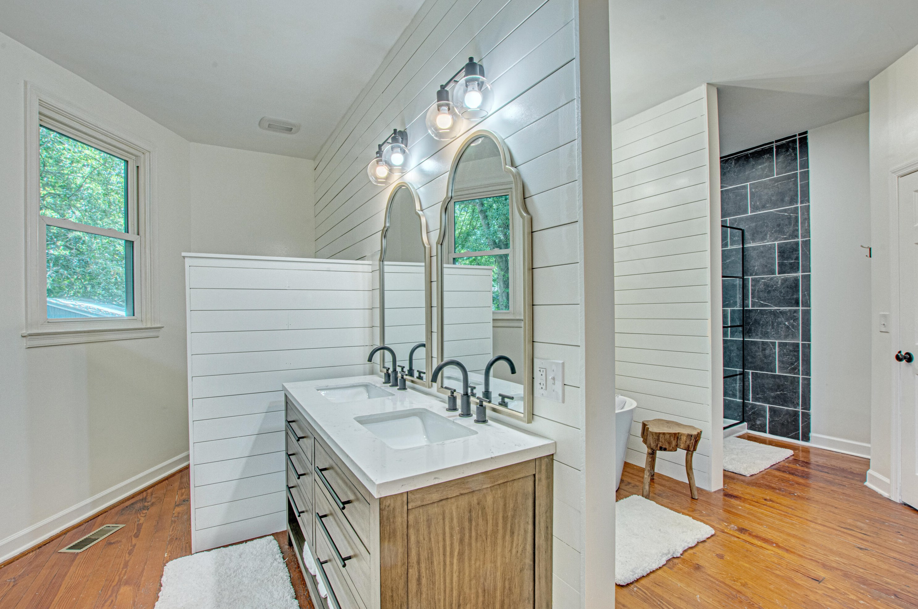 105 Hickory St, Summerville SC  29483-6501 exterior