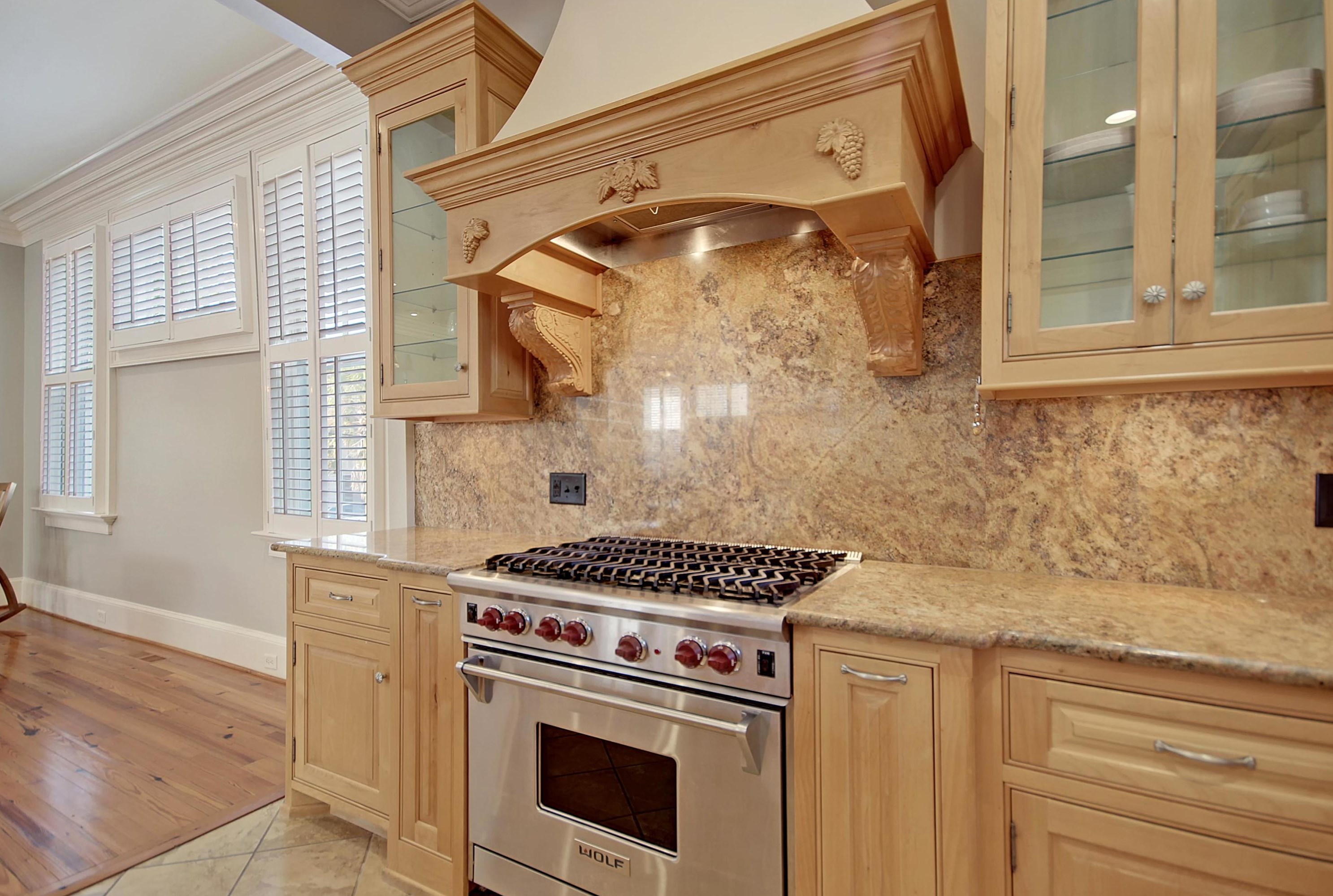 22 Bennett St, Charleston SC  29401-1108 exterior