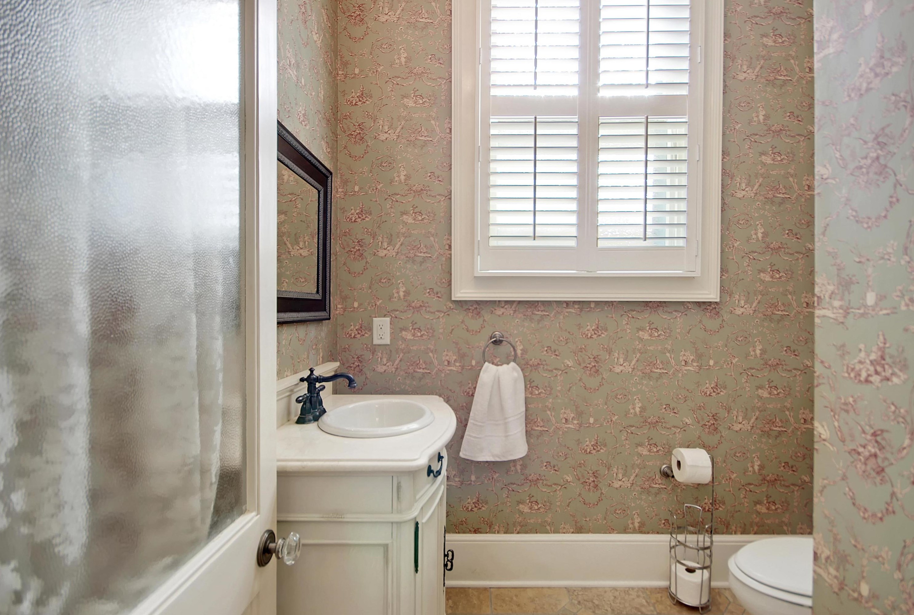 22 Bennett St, Charleston SC  29401-1108 exterior