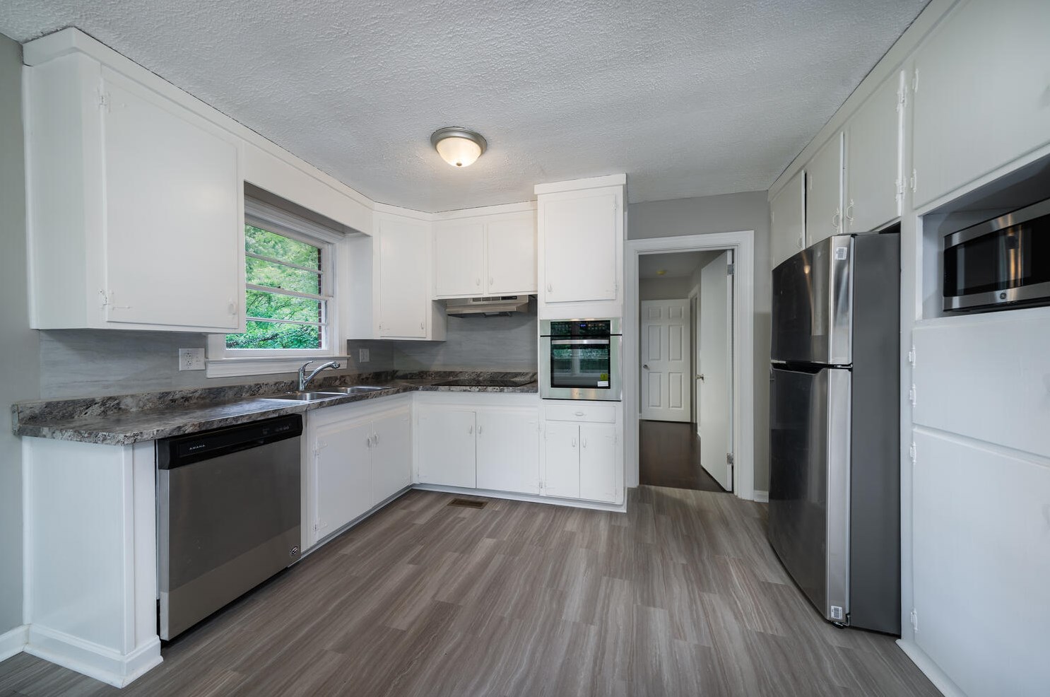 748 Westchester Dr, Charleston SC  29414-5635 exterior