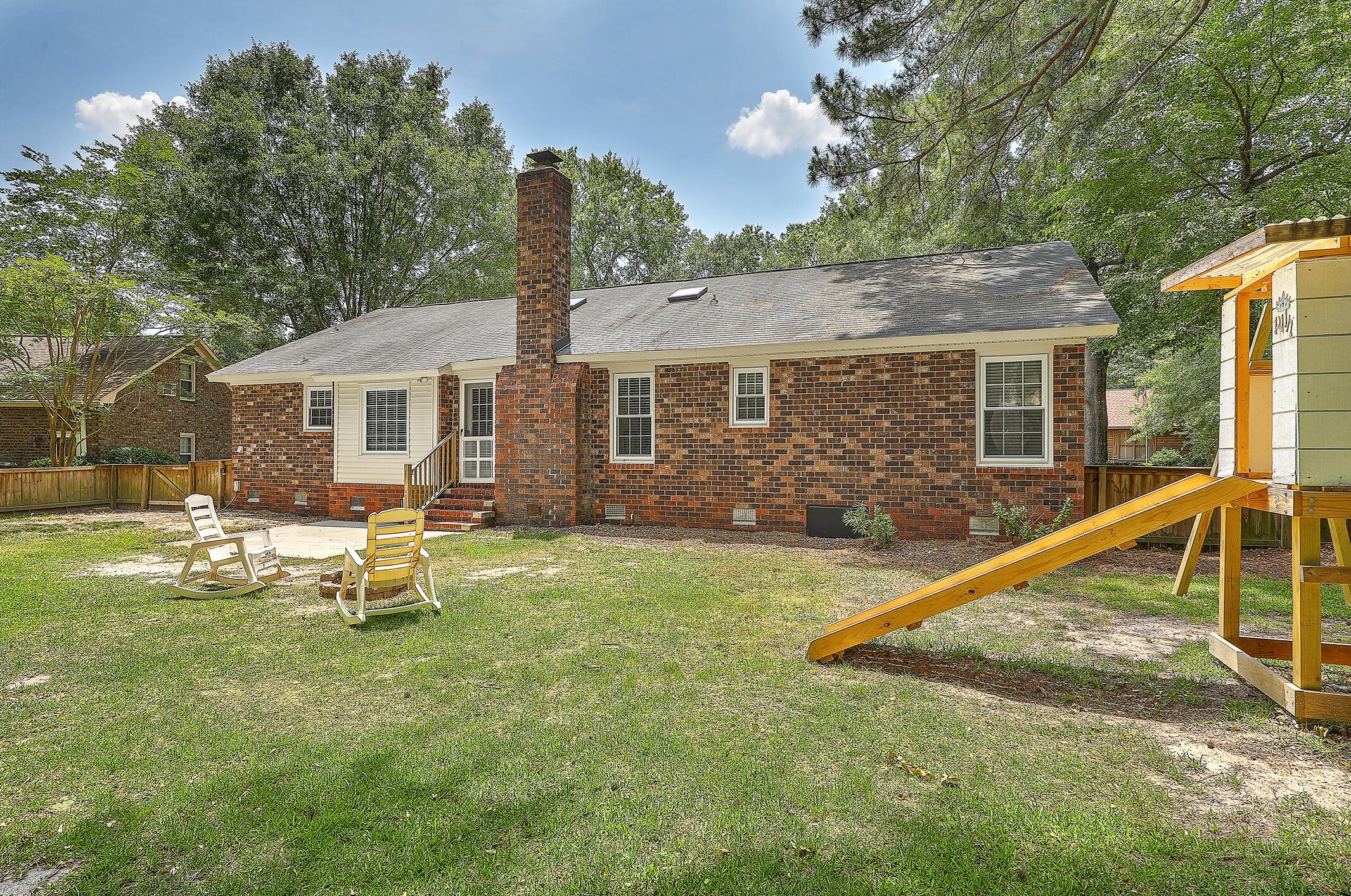 141 Fox Chase Dr, Charleston SC  29445-5403 exterior