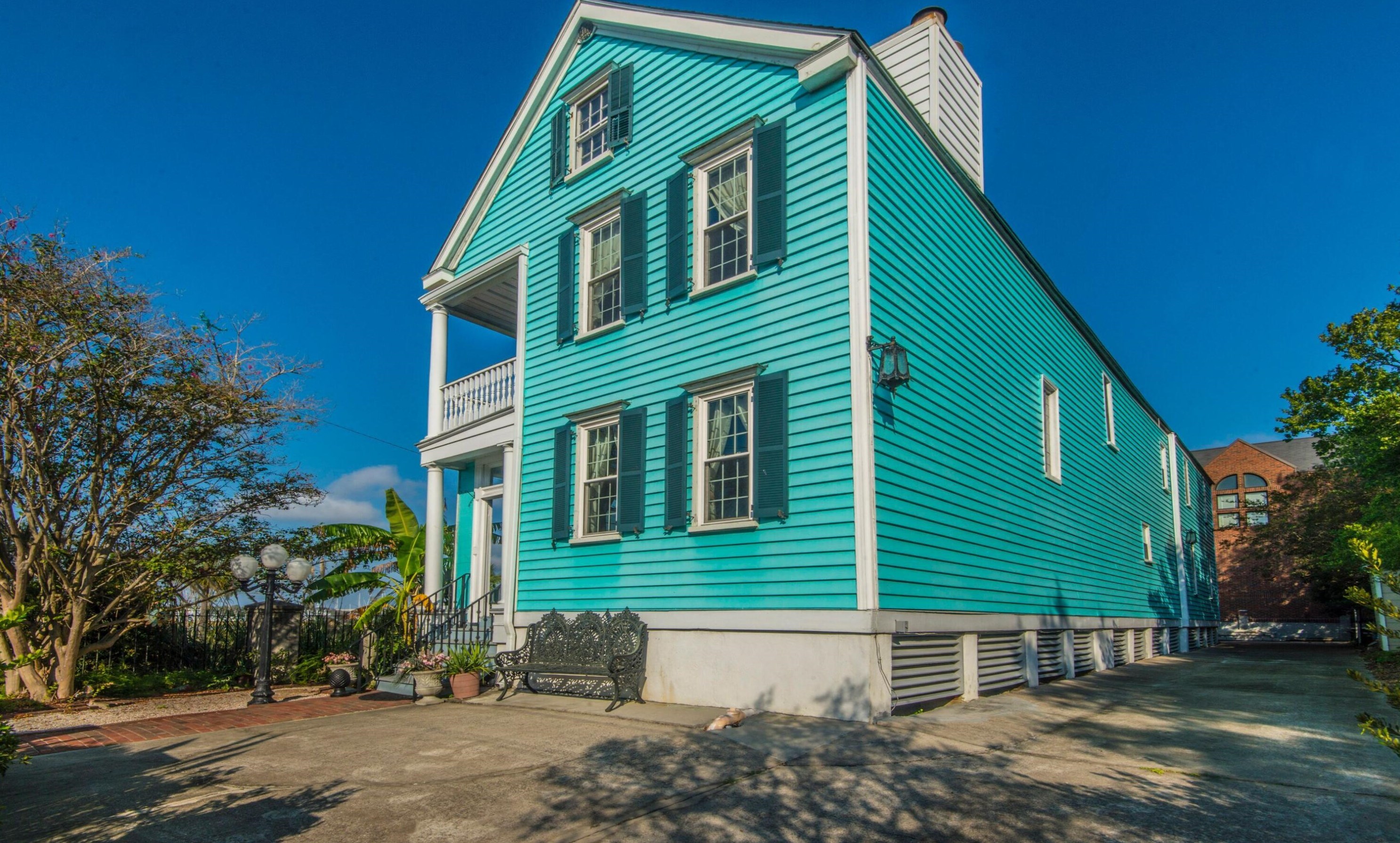 218 Wentworth St, Charleston SC 29401-1737 exterior