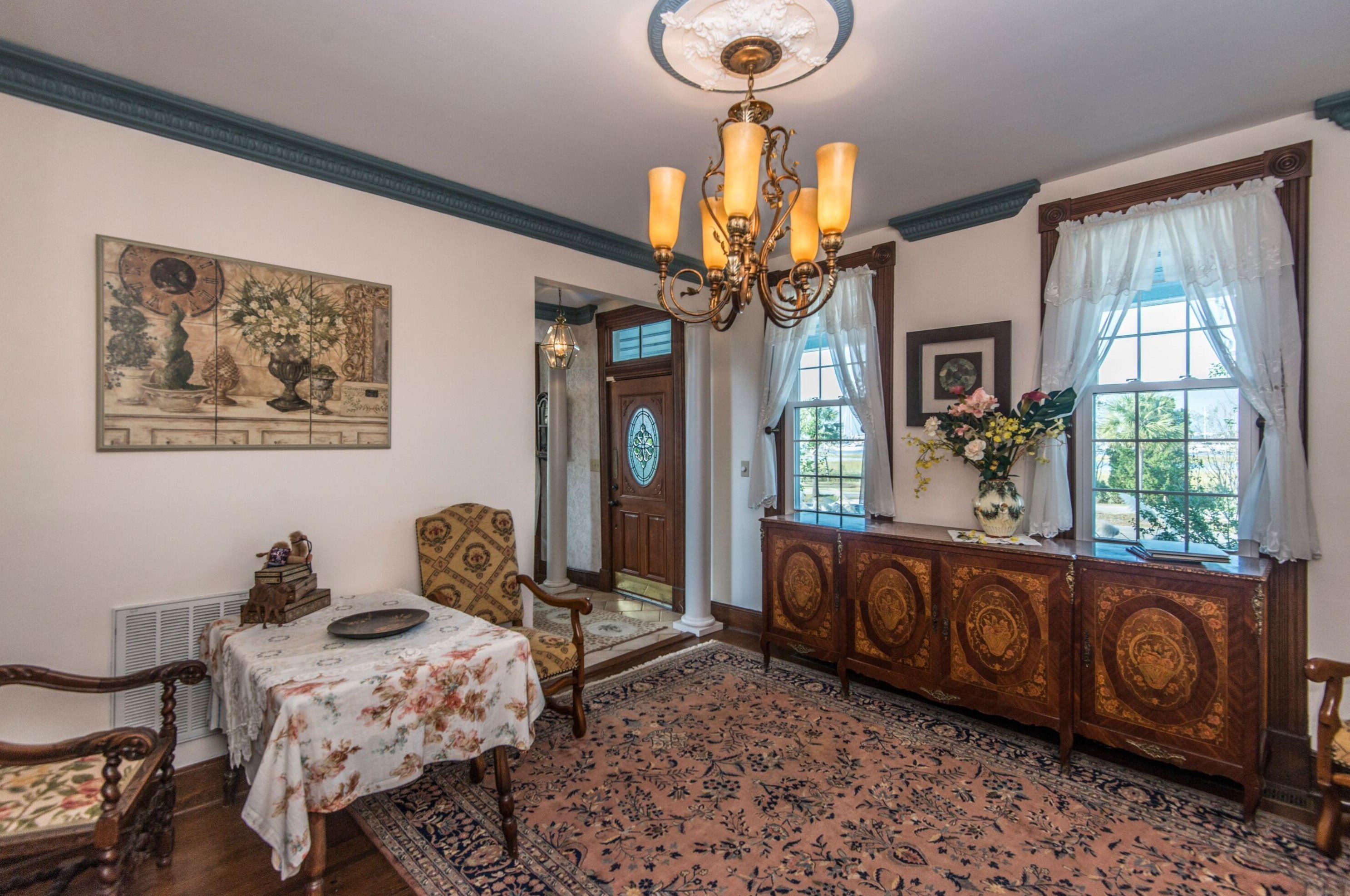 218 Wentworth St, Charleston SC 29401-1737 exterior