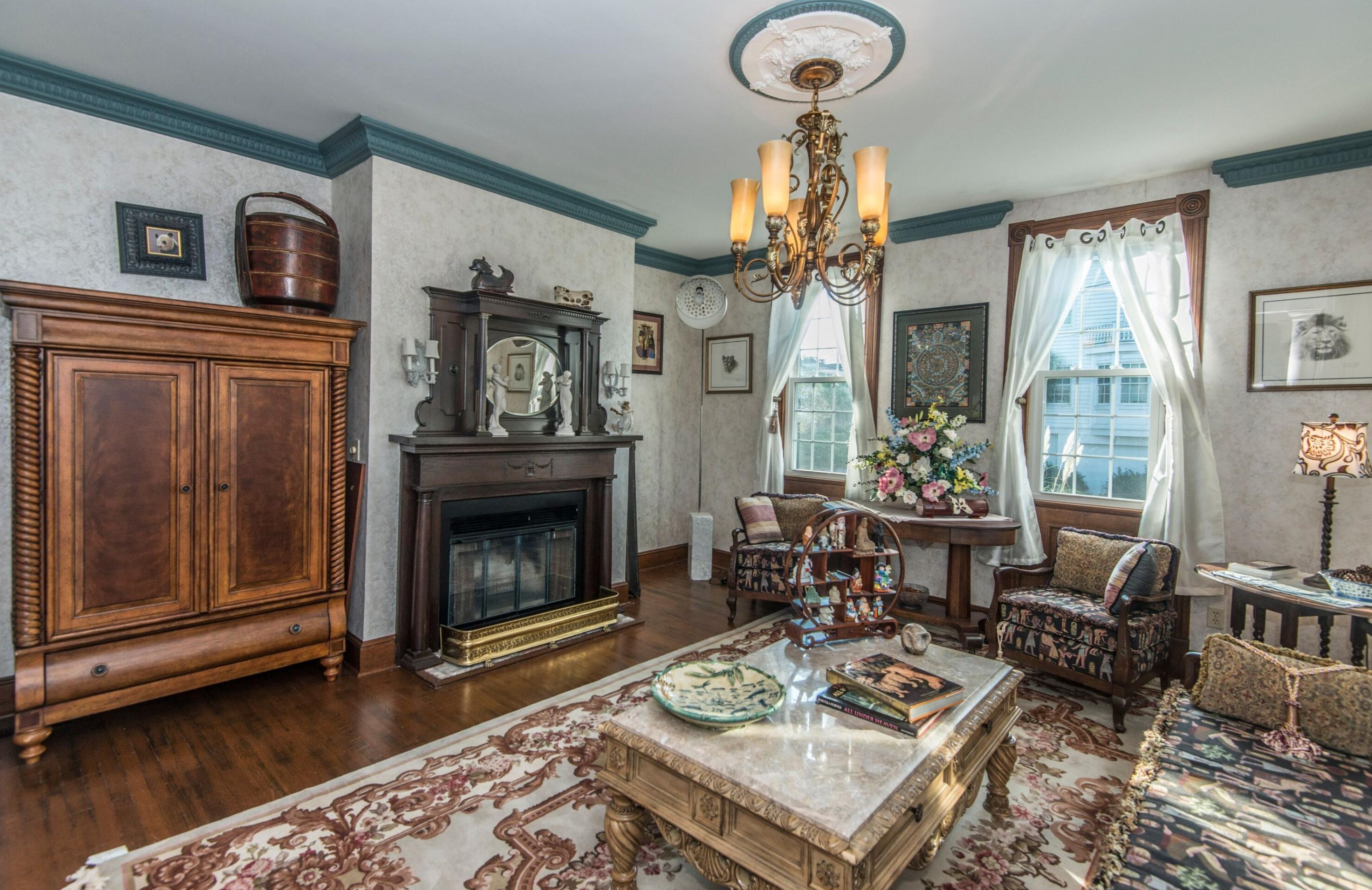 218 Wentworth St, Charleston SC 29401-1737 exterior