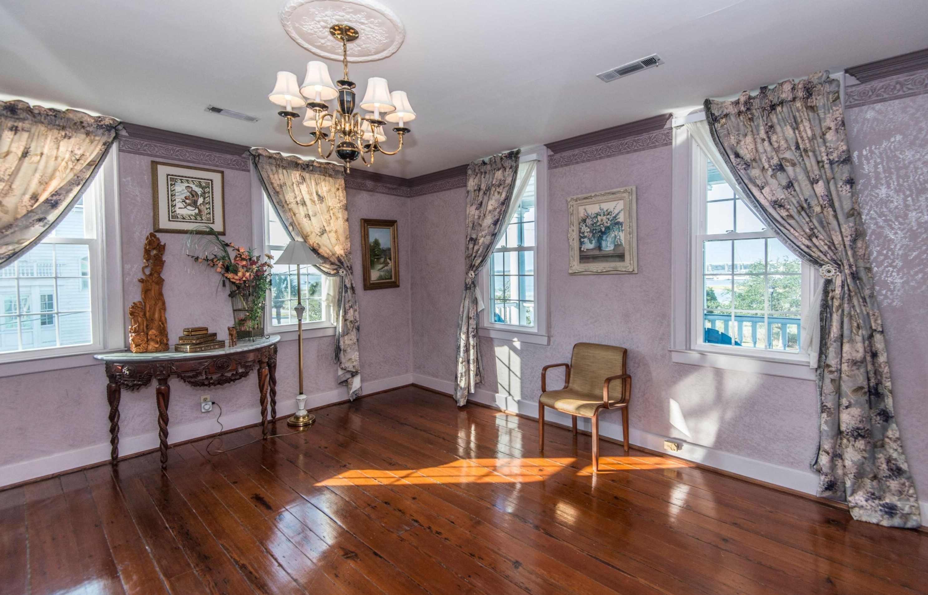 218 Wentworth St, Charleston SC 29401-1737 exterior