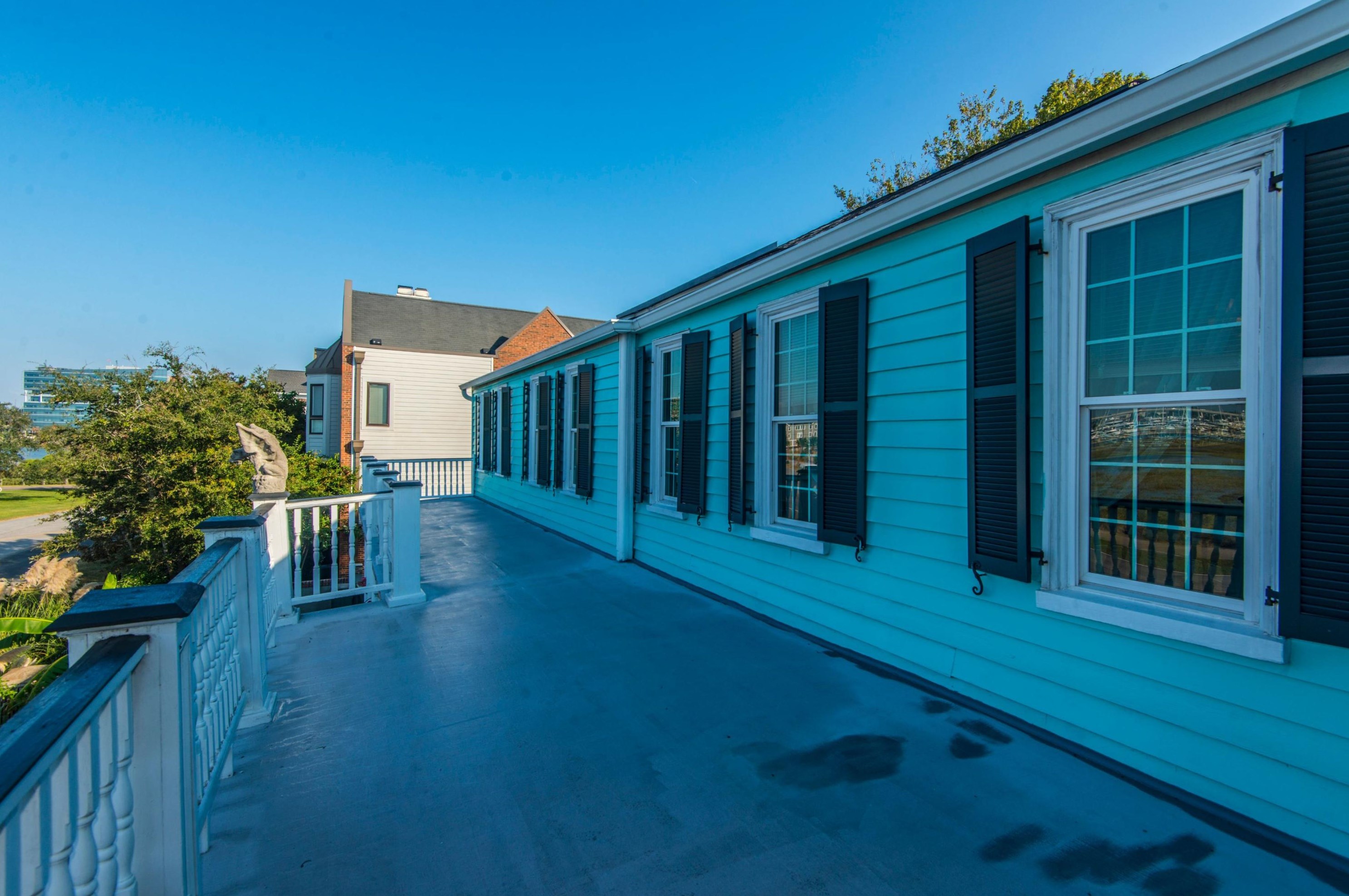 218 Wentworth St, Charleston SC 29401-1737 exterior