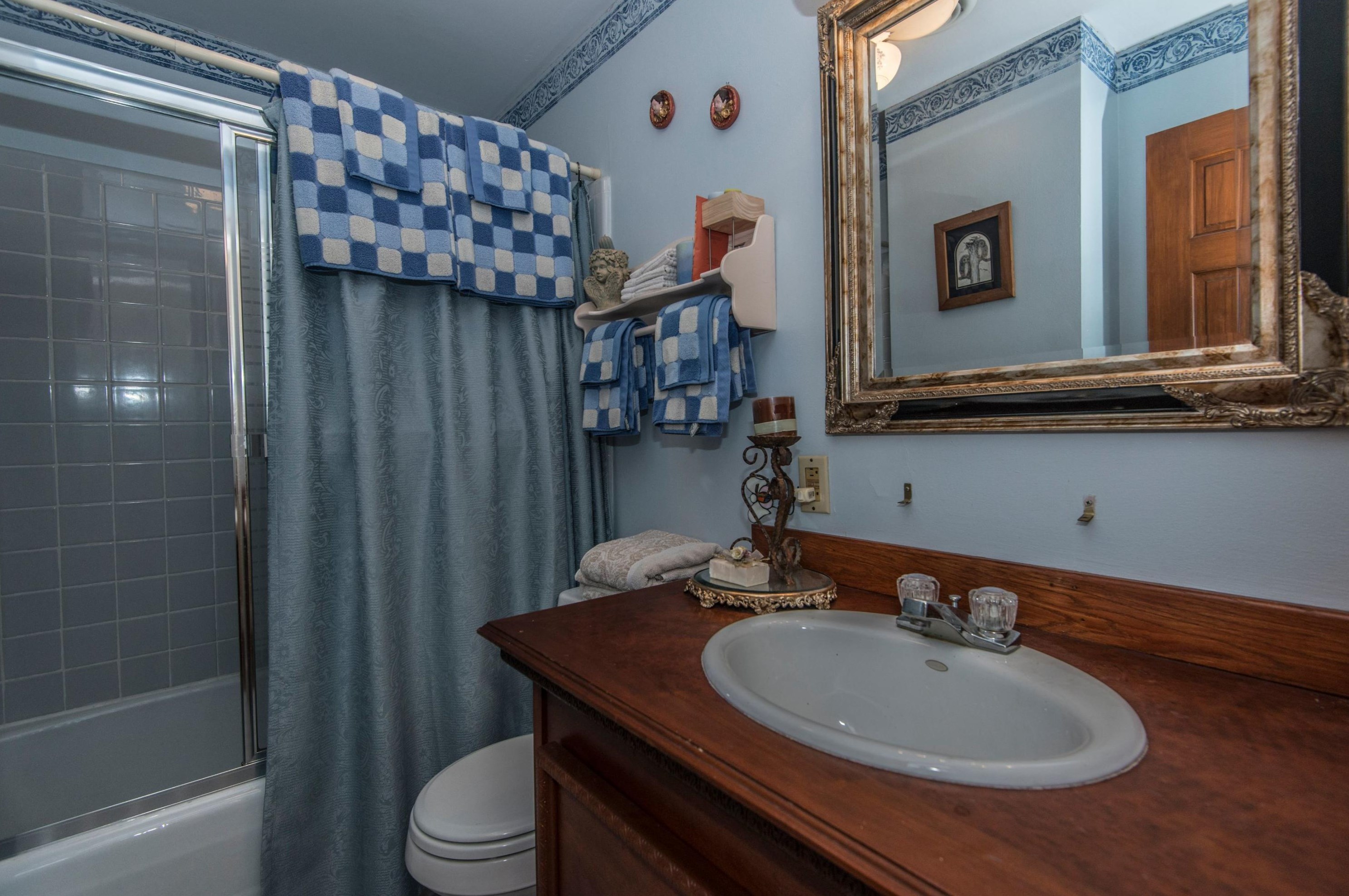 218 Wentworth St, Charleston SC 29401-1737 exterior