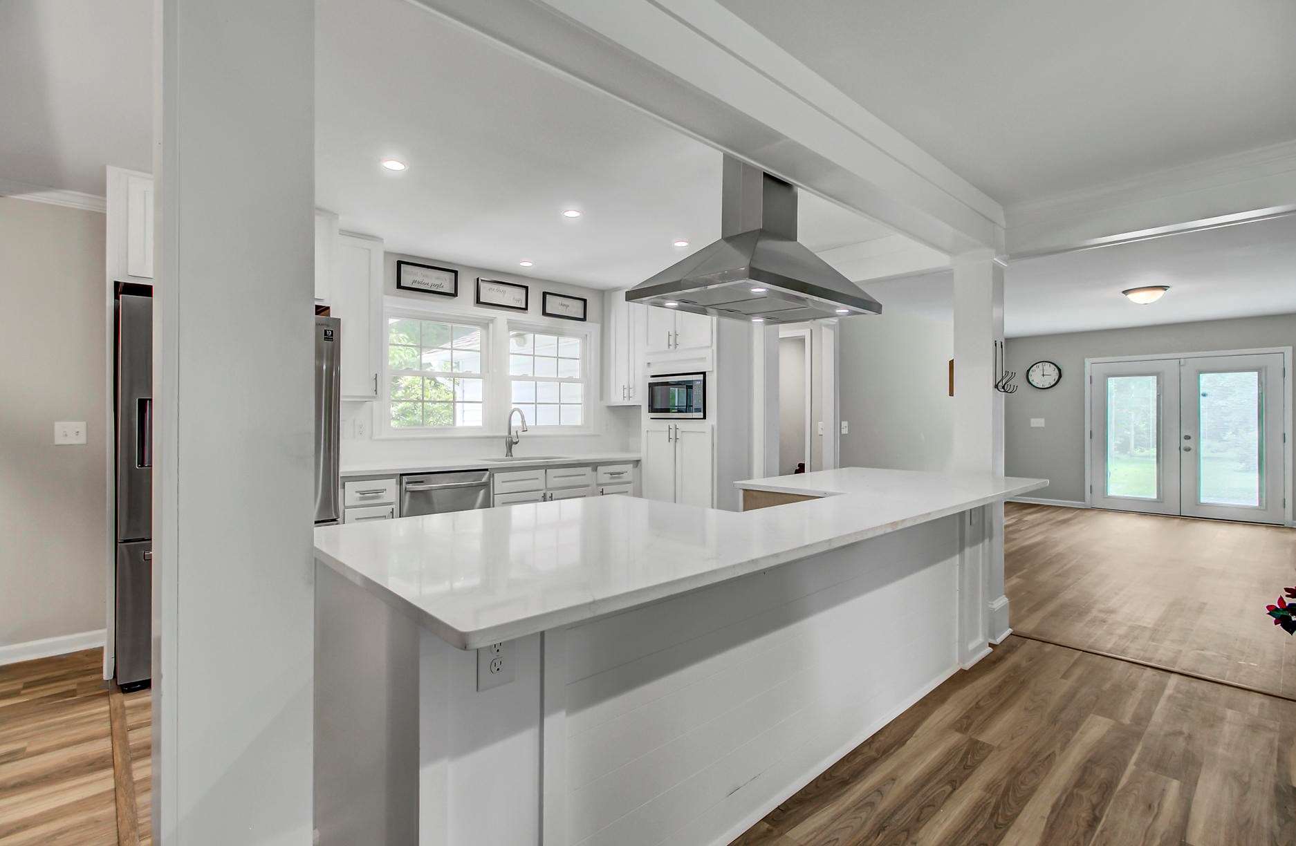 107 Murray Dr, Moncks Corner SC  29461-2605 exterior