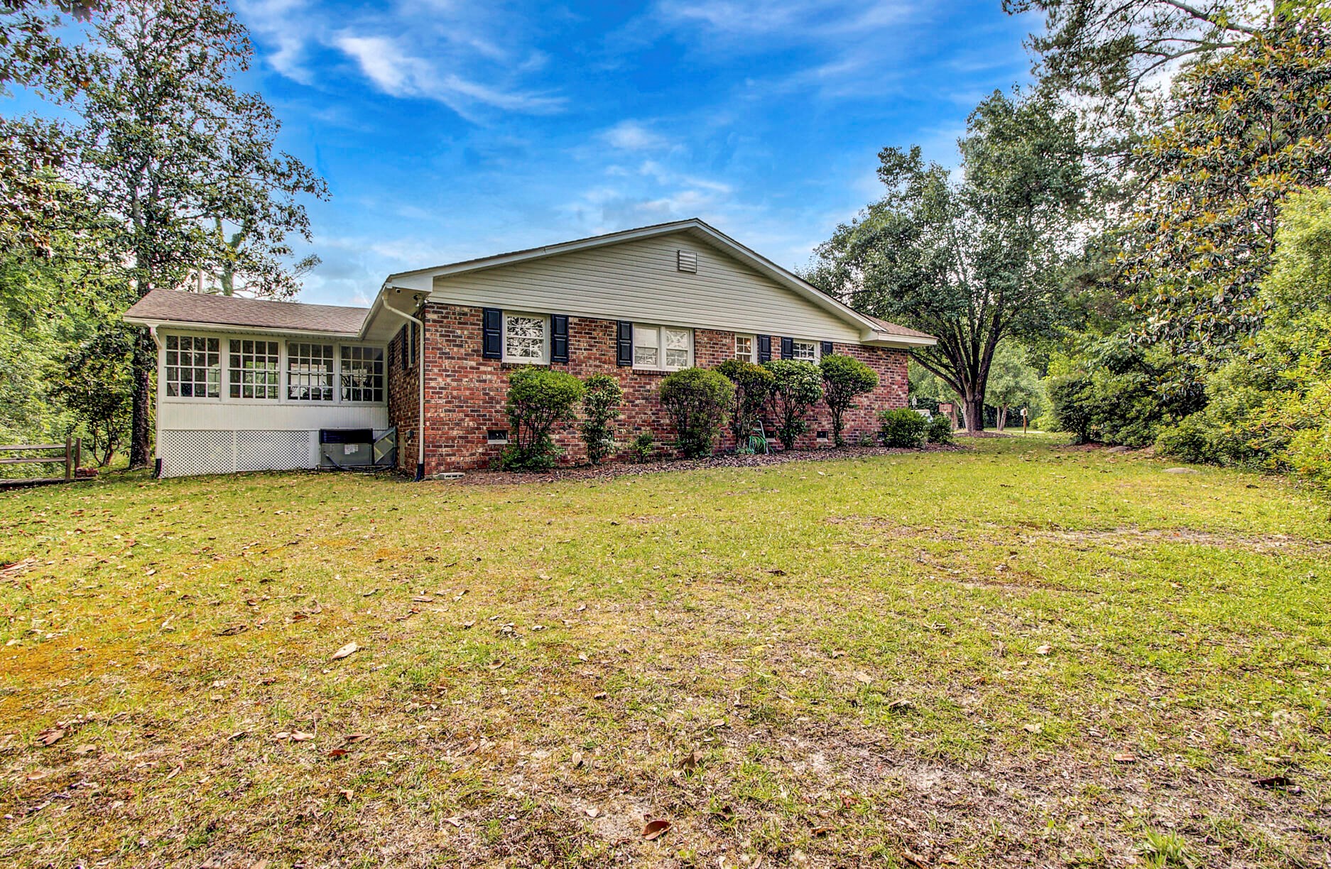 107 Murray Dr, Moncks Corner SC  29461-2605 exterior