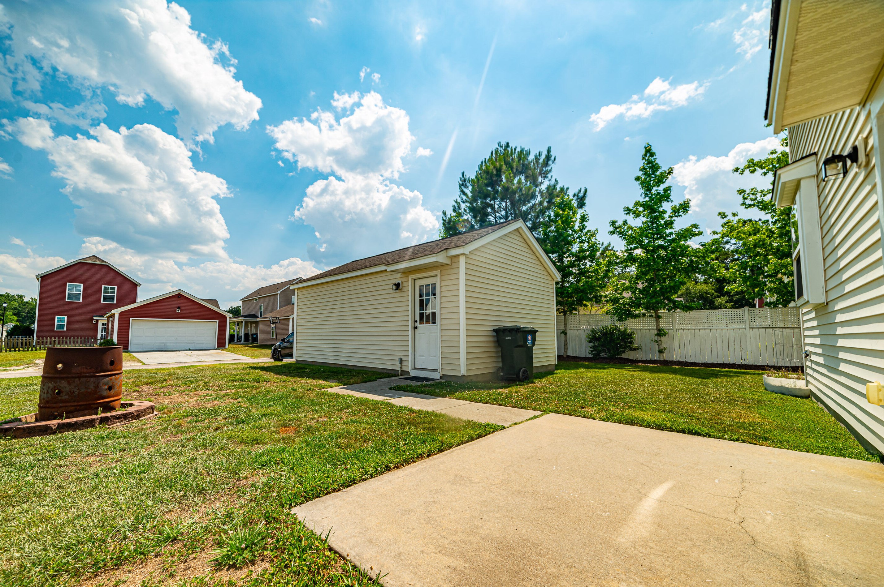 139 Red Leaf Blvd, Moncks Corner SC  29461-8844 exterior