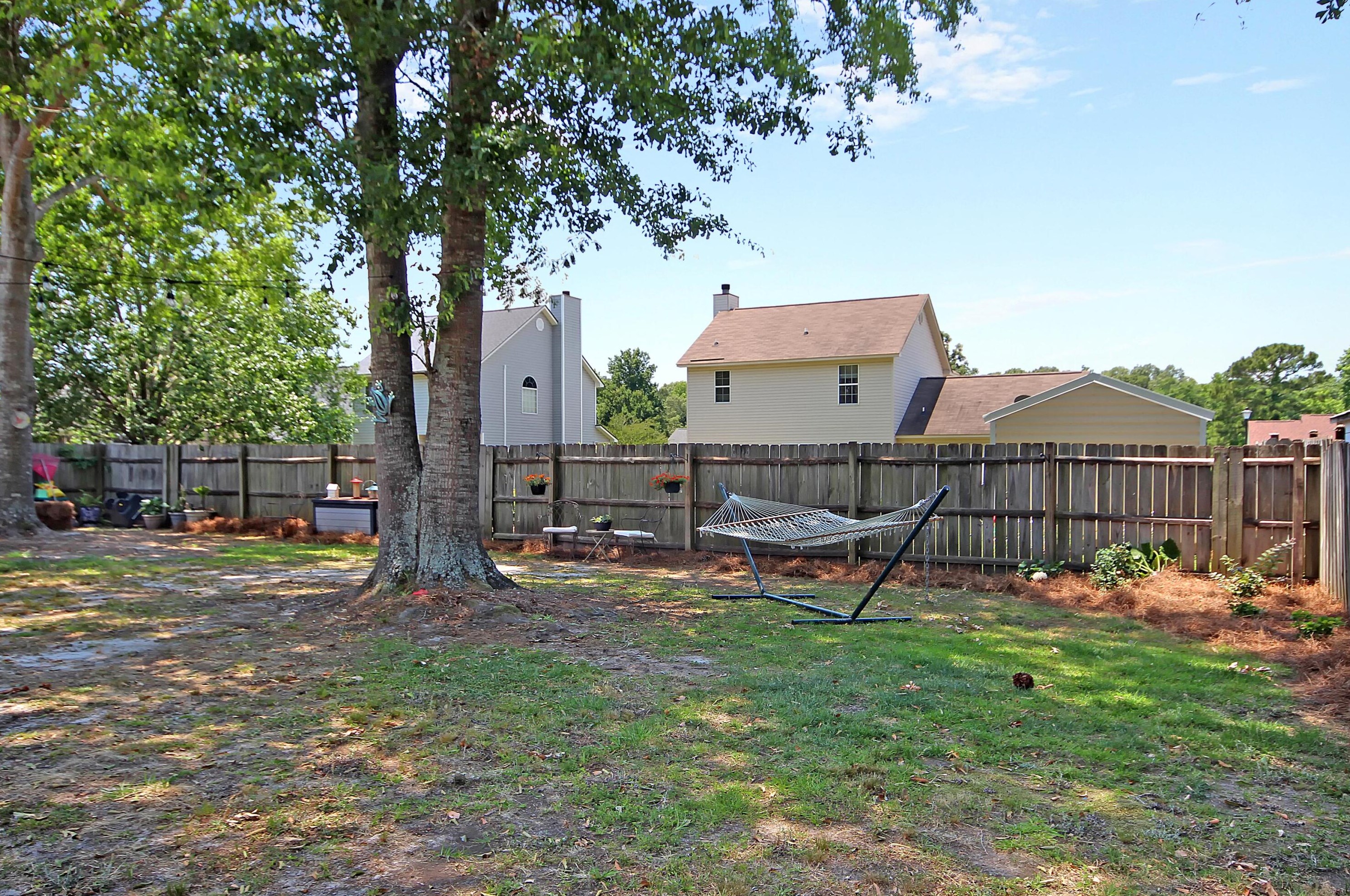 106 Elaine St, Charleston SC  29445-3170 exterior