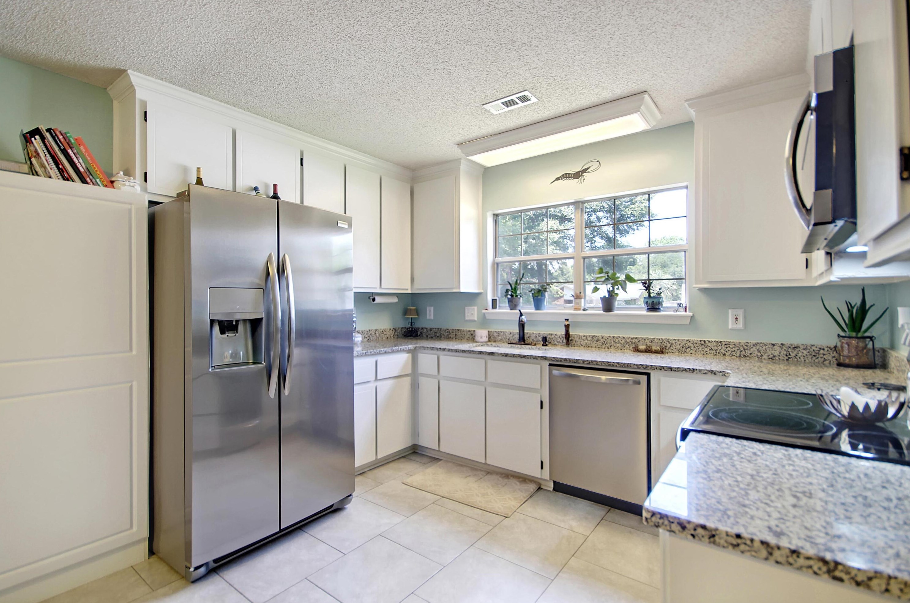 106 Elaine St, Charleston SC  29445-3170 exterior