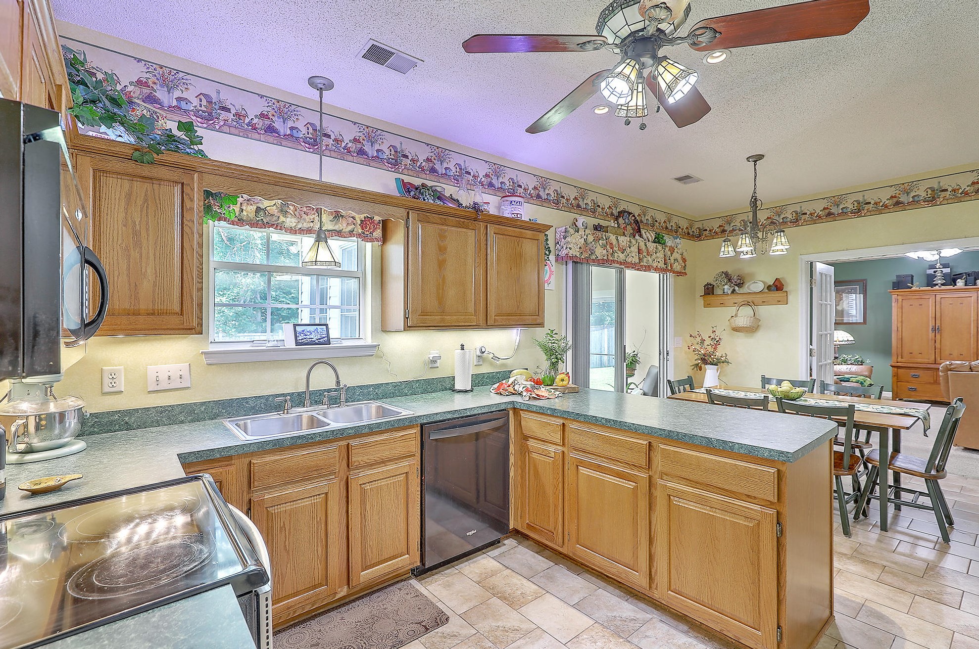 140 Adthan Cir, Charleston SC  29445-7072 exterior
