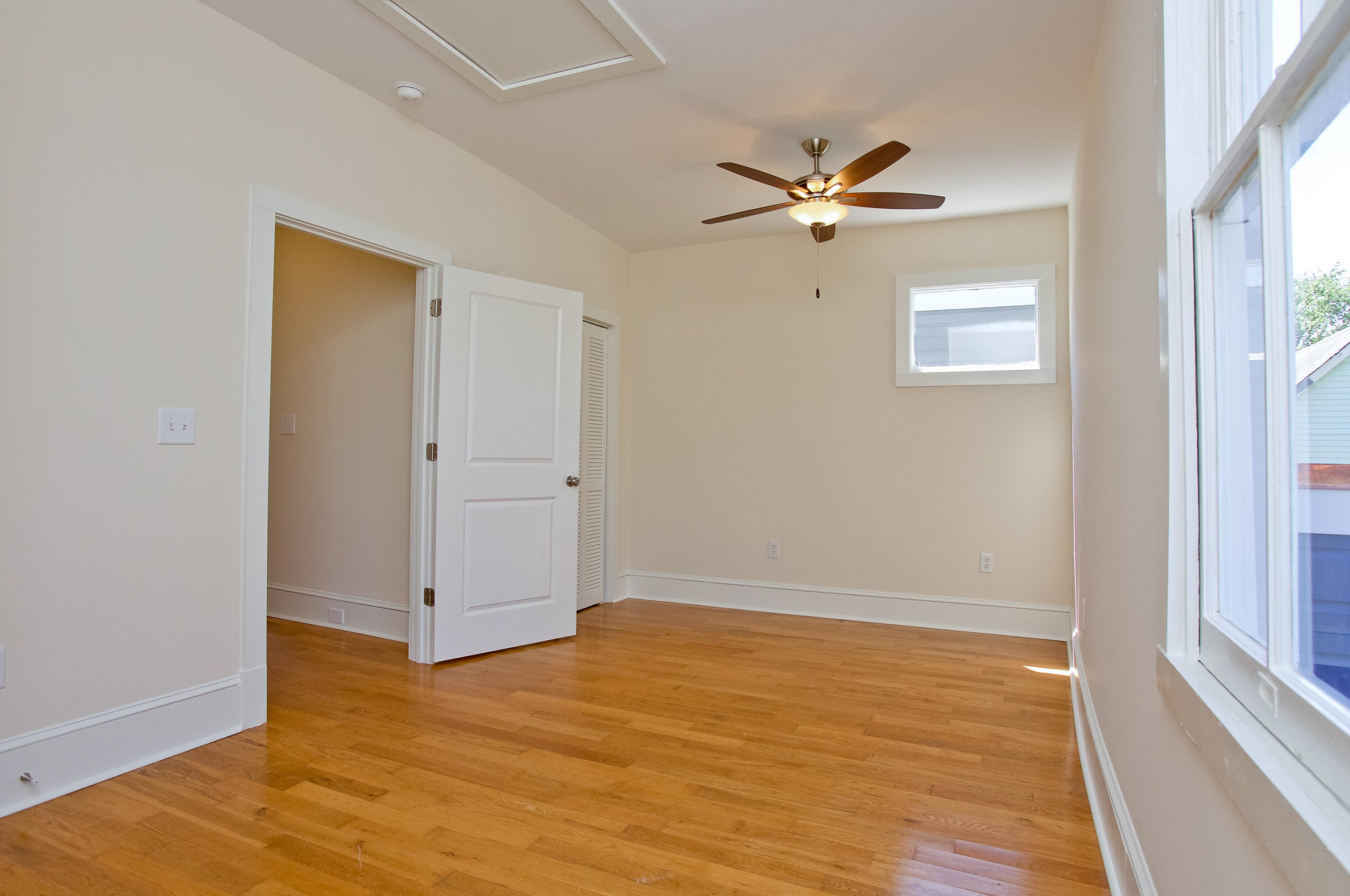 32 Amherst St, Charleston SC  29403-5617 exterior