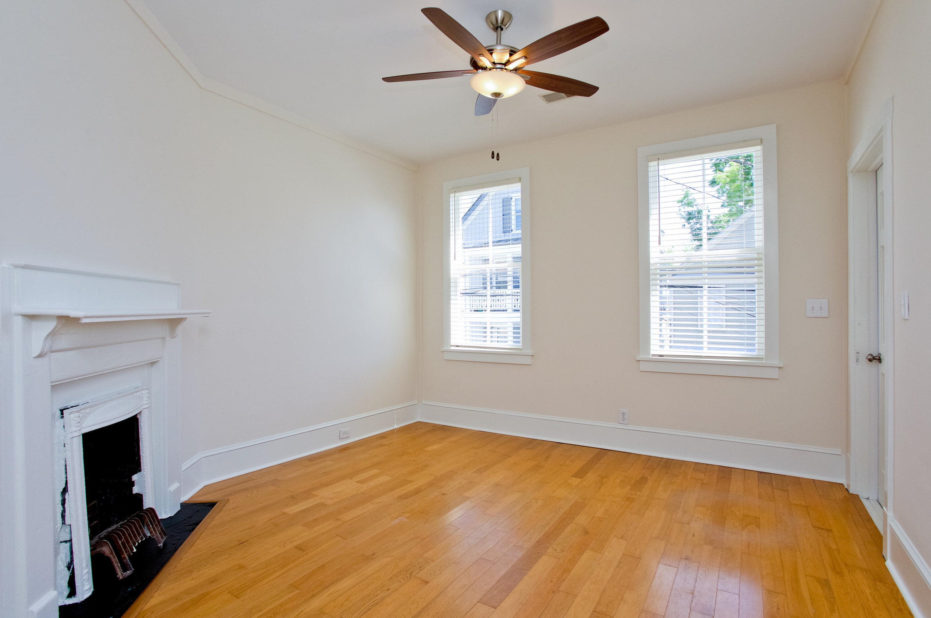 32 Amherst St, Charleston SC  29403-5617 exterior