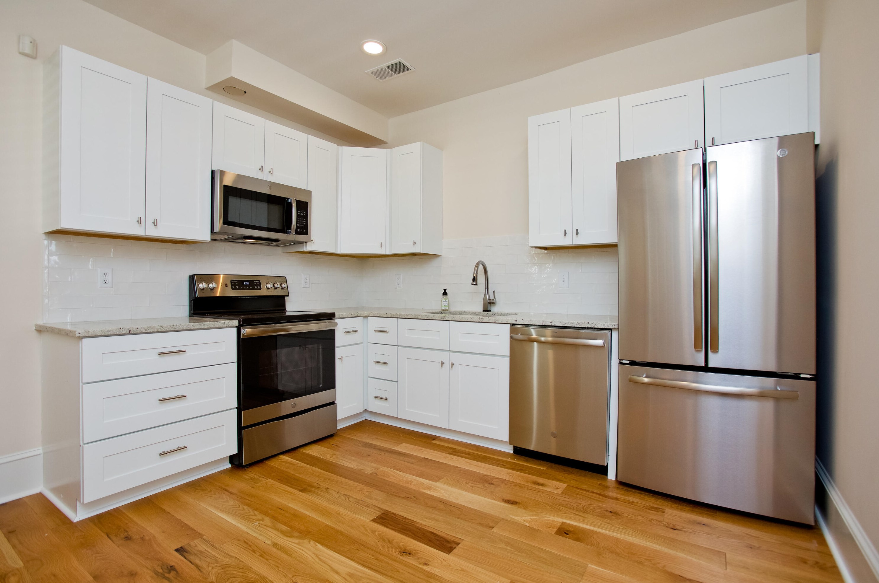 32 Amherst St, Charleston SC  29403-5617 exterior