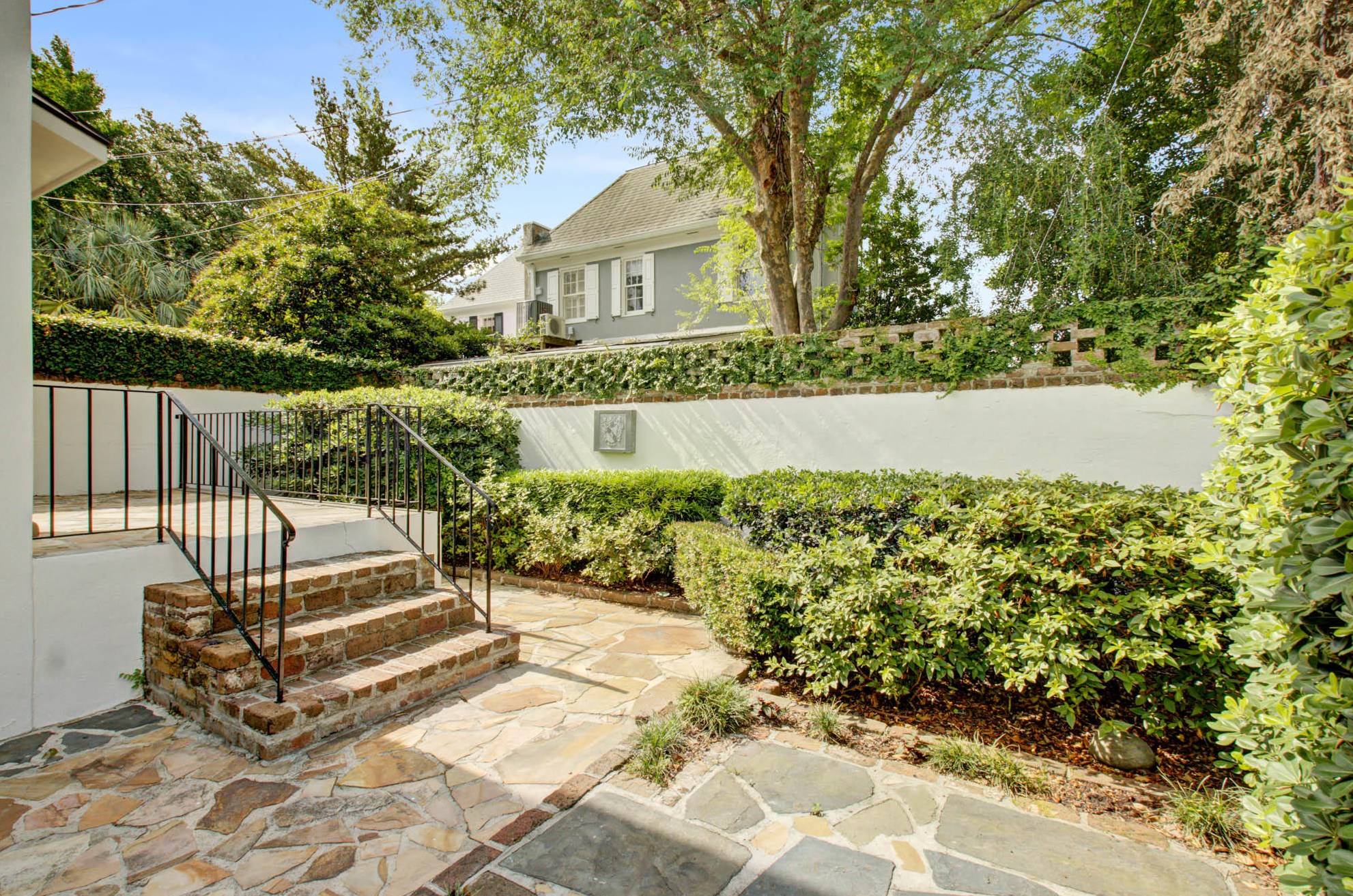 55 Battery St, Charleston SC 29401-0027 exterior