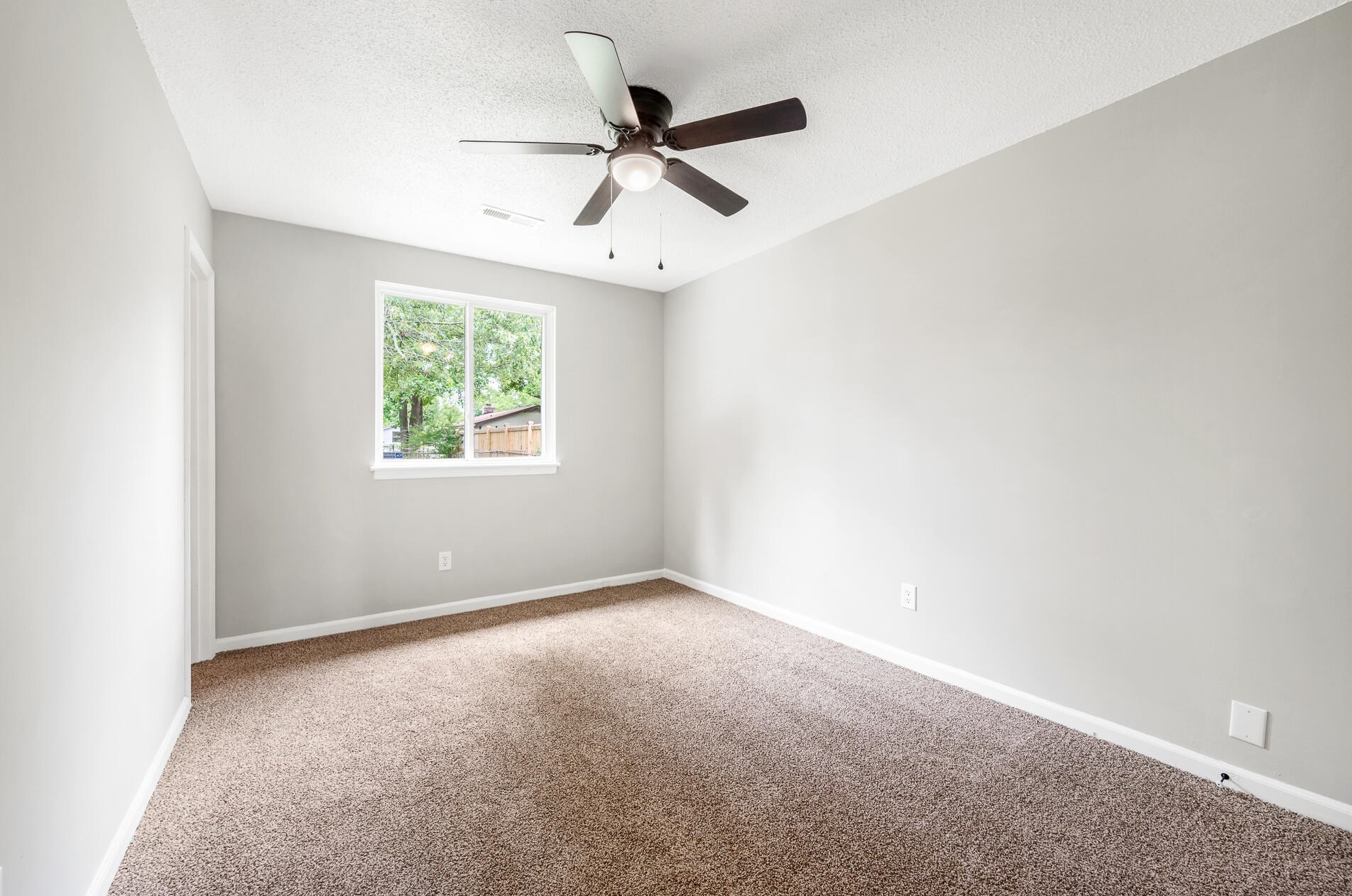 75 Tanbark Ct, Charleston SC  29445-3805 exterior