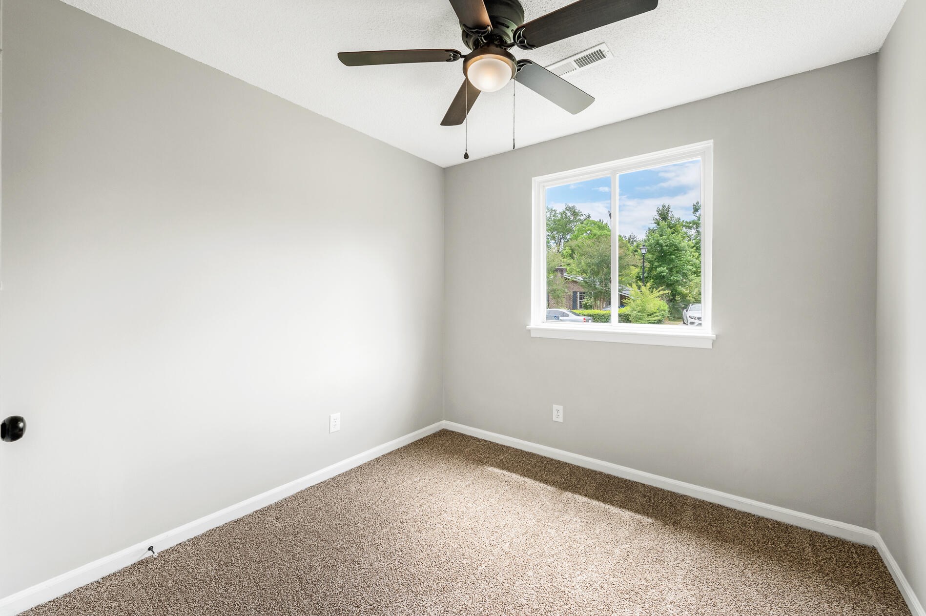 75 Tanbark Ct, Charleston SC  29445-3805 exterior
