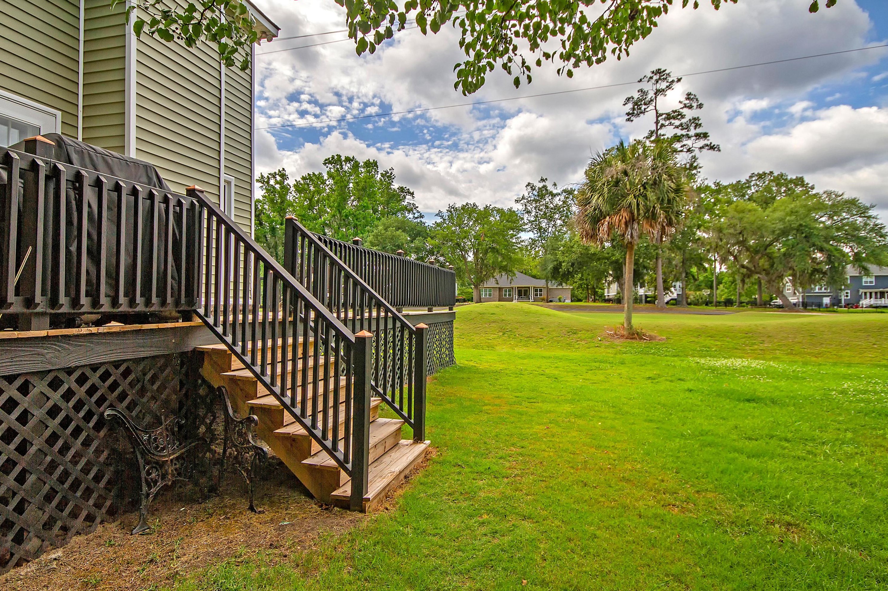 9 Oatly Cir, Charleston SC  29414-6817 exterior