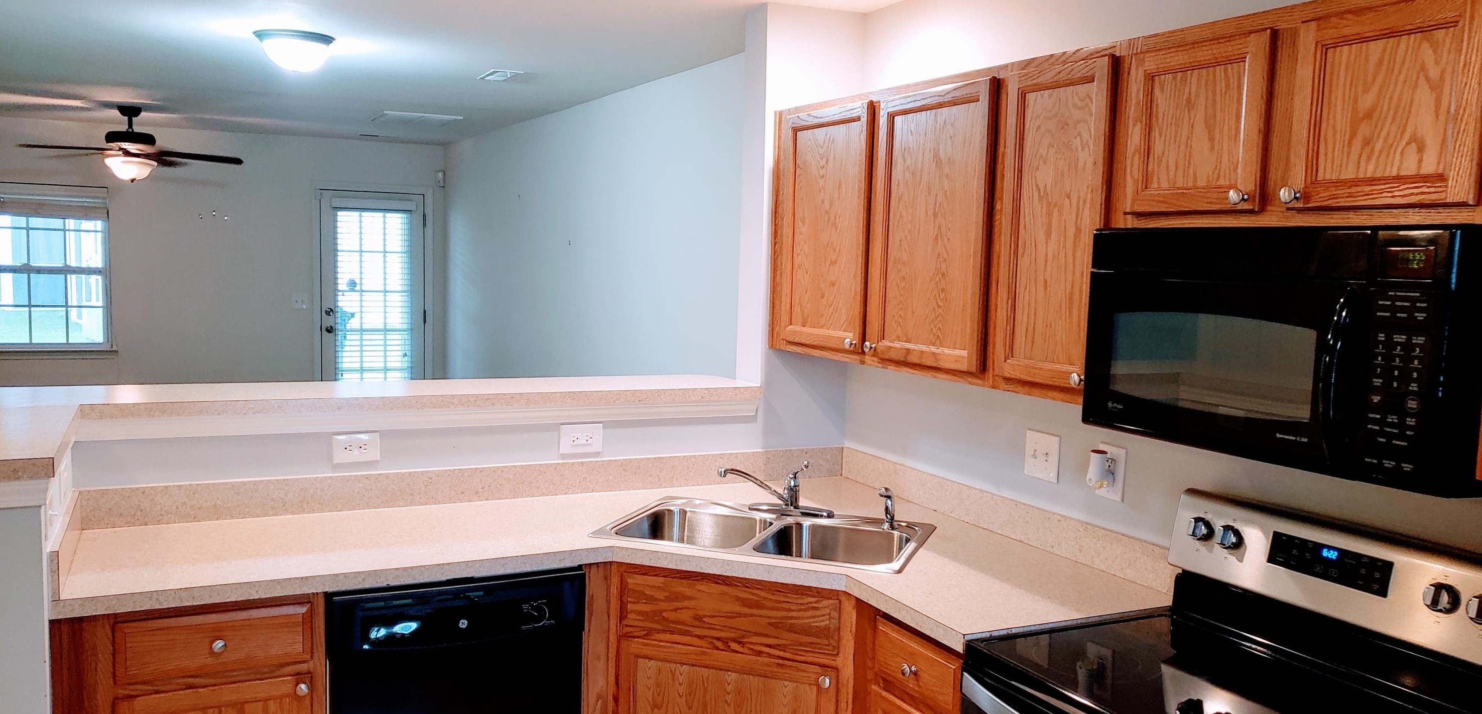 572 Truman Dr, Charleston SC  29445-4702 exterior