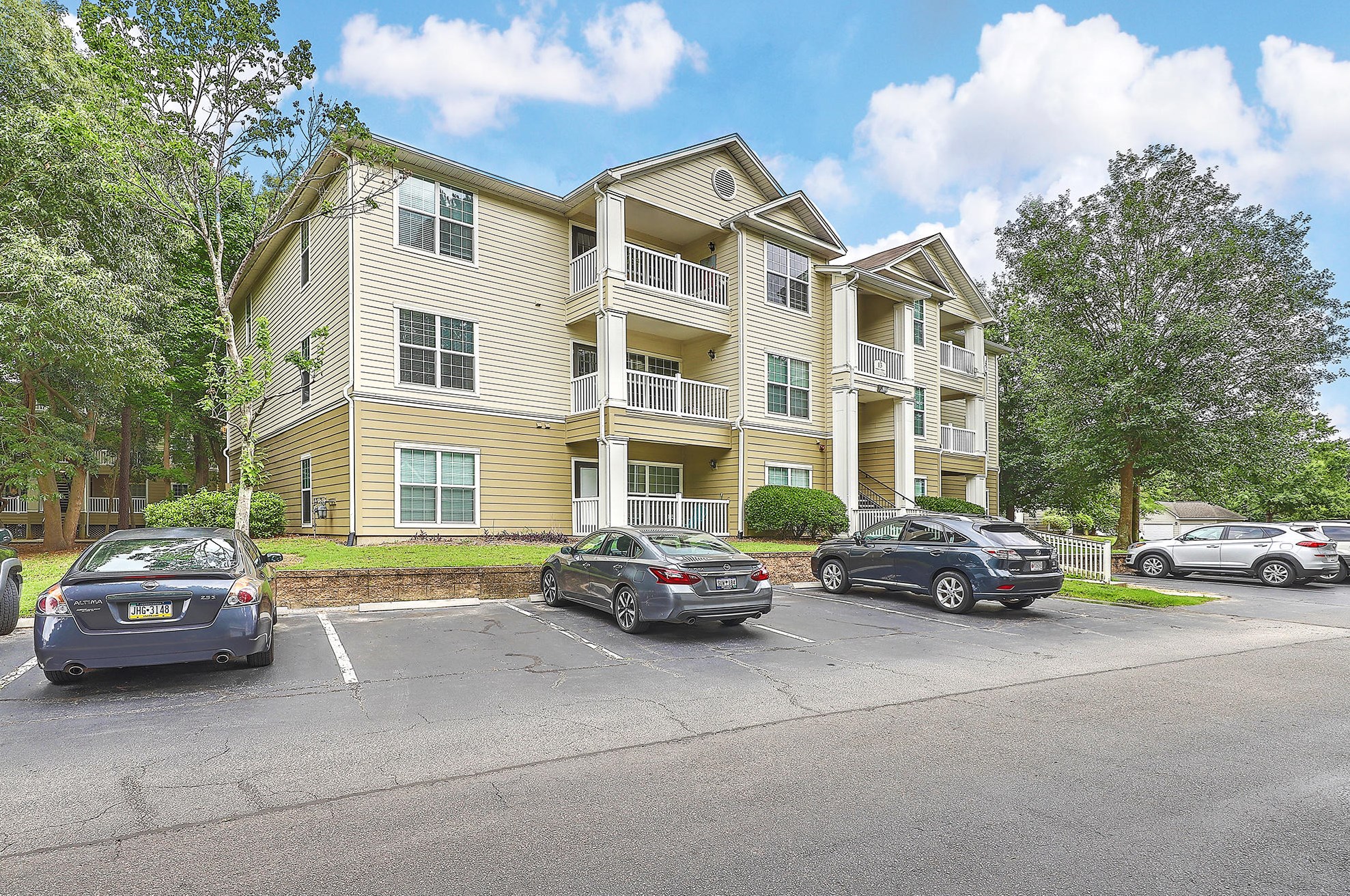 700 Daniel Ellis Dr, Charleston SC  12308-3034 exterior