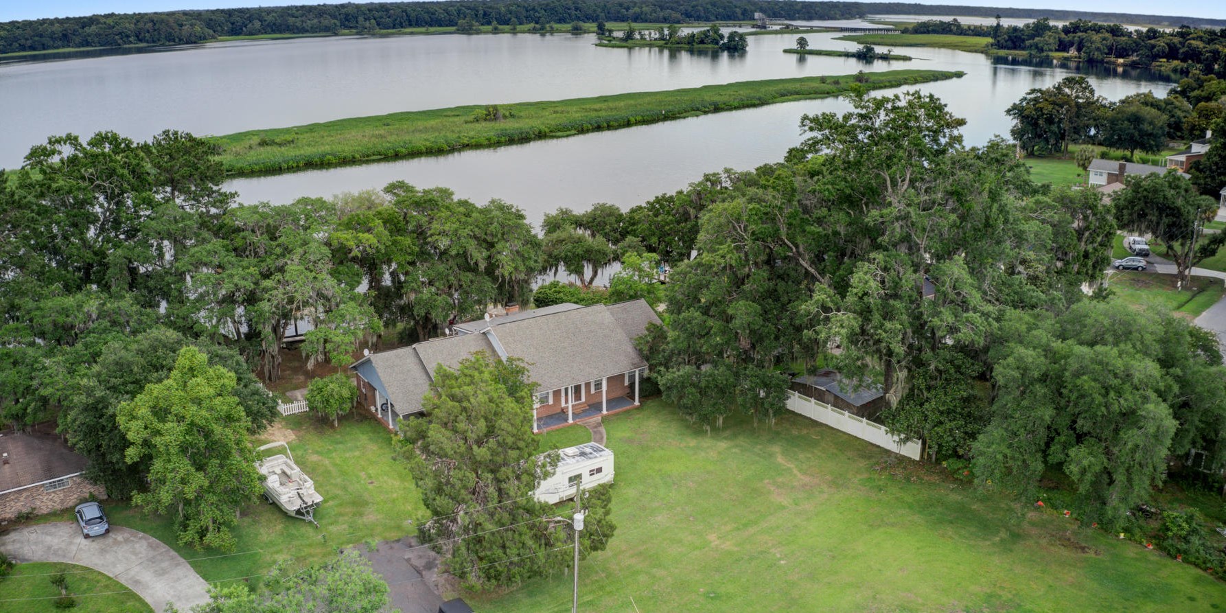 1810 Widgeon Rd, Moncks Corner SC  29461-7059 exterior
