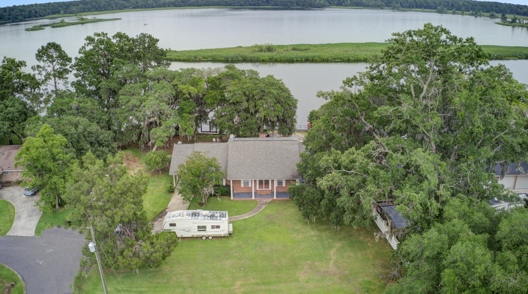 1810 Widgeon Rd, Moncks Corner SC  29461-7059 exterior