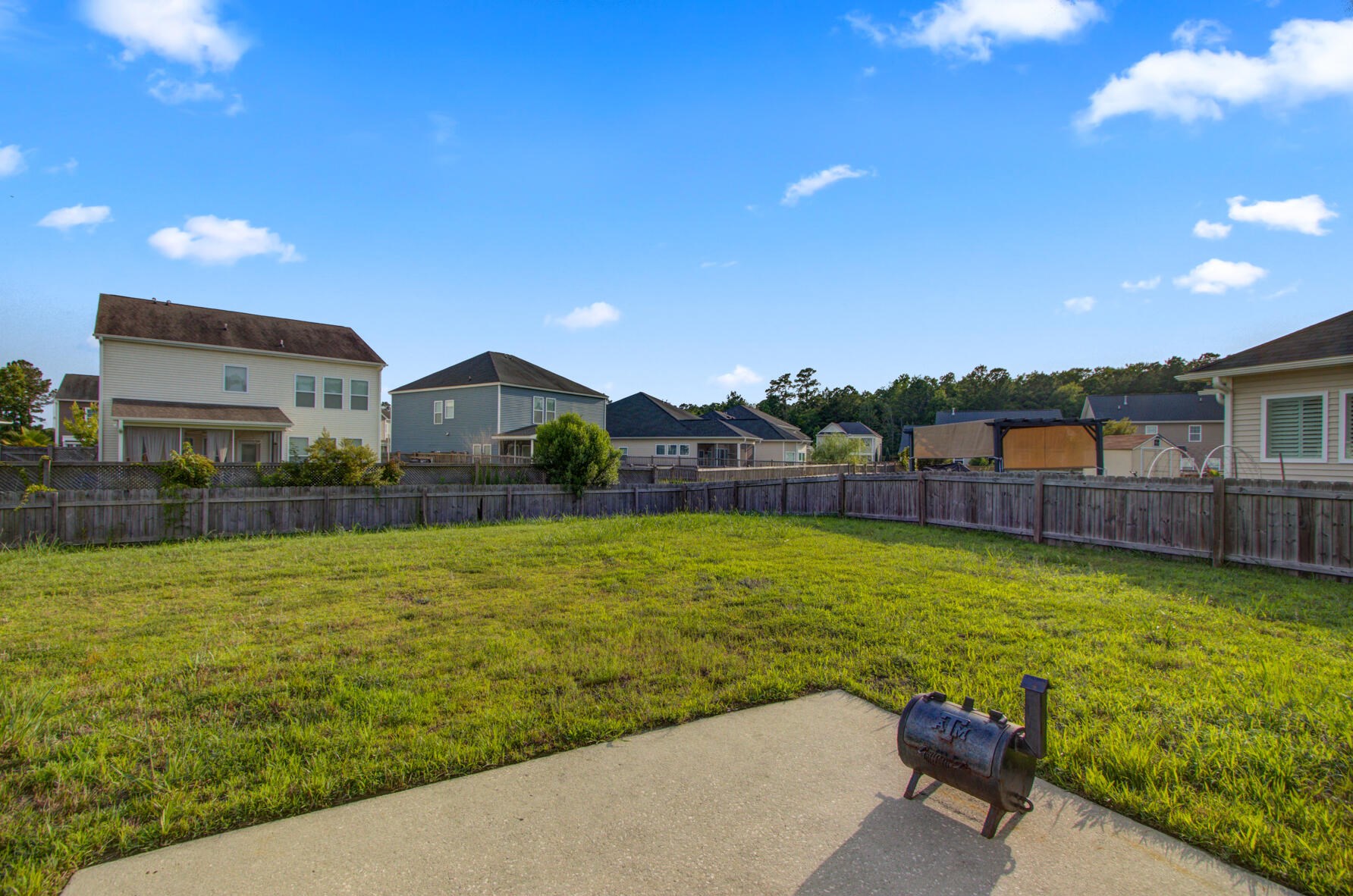 579 Crossland Dr, Moncks Corner SC  29461-8888 exterior