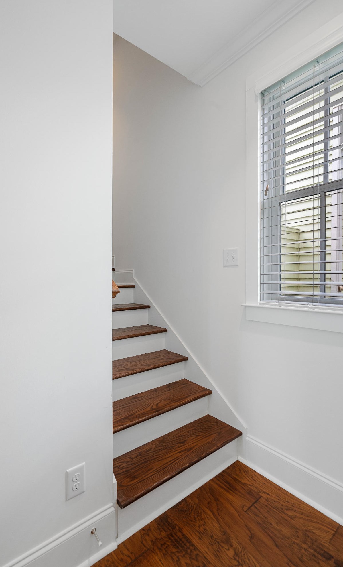 26 Dereef Ct, Charleston SC  29403-6002 exterior