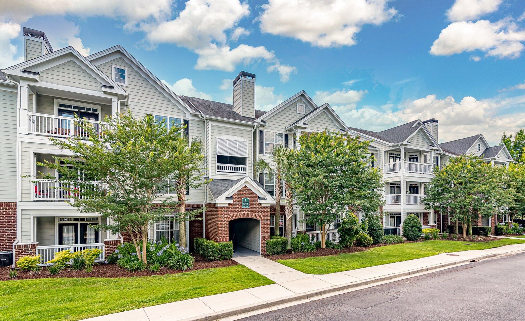 45 Sycamore Ave, Charleston SC  29407-6710 exterior