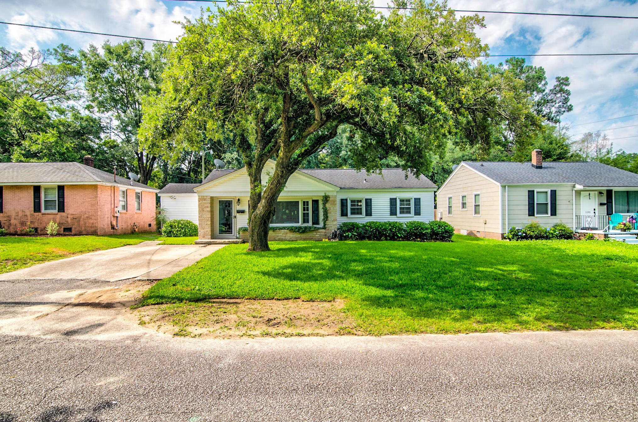 1189 Camden St, Charleston SC 29405-4328 exterior