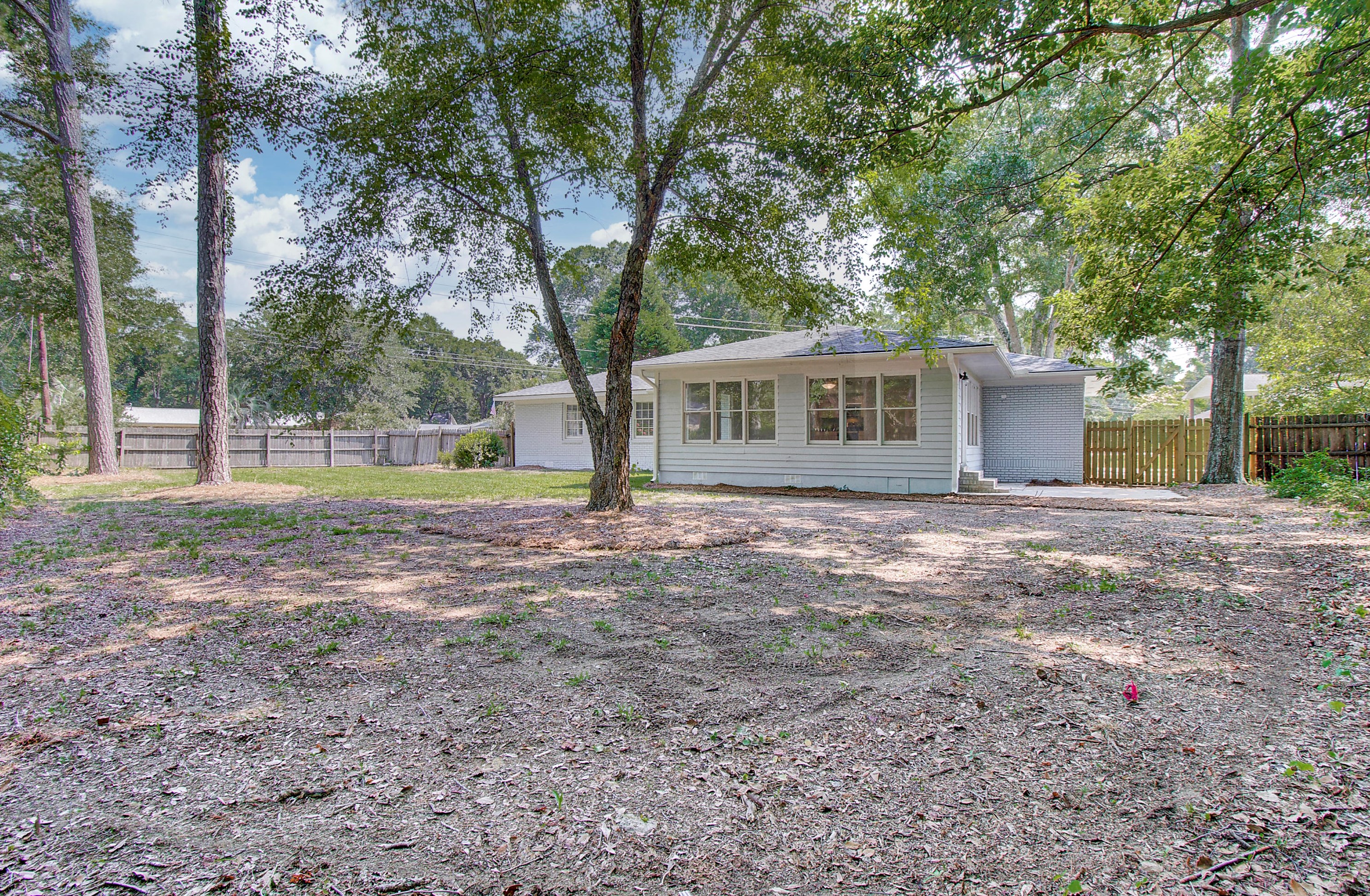 803 Burnett Dr, Charleston SC  29412-5015 exterior