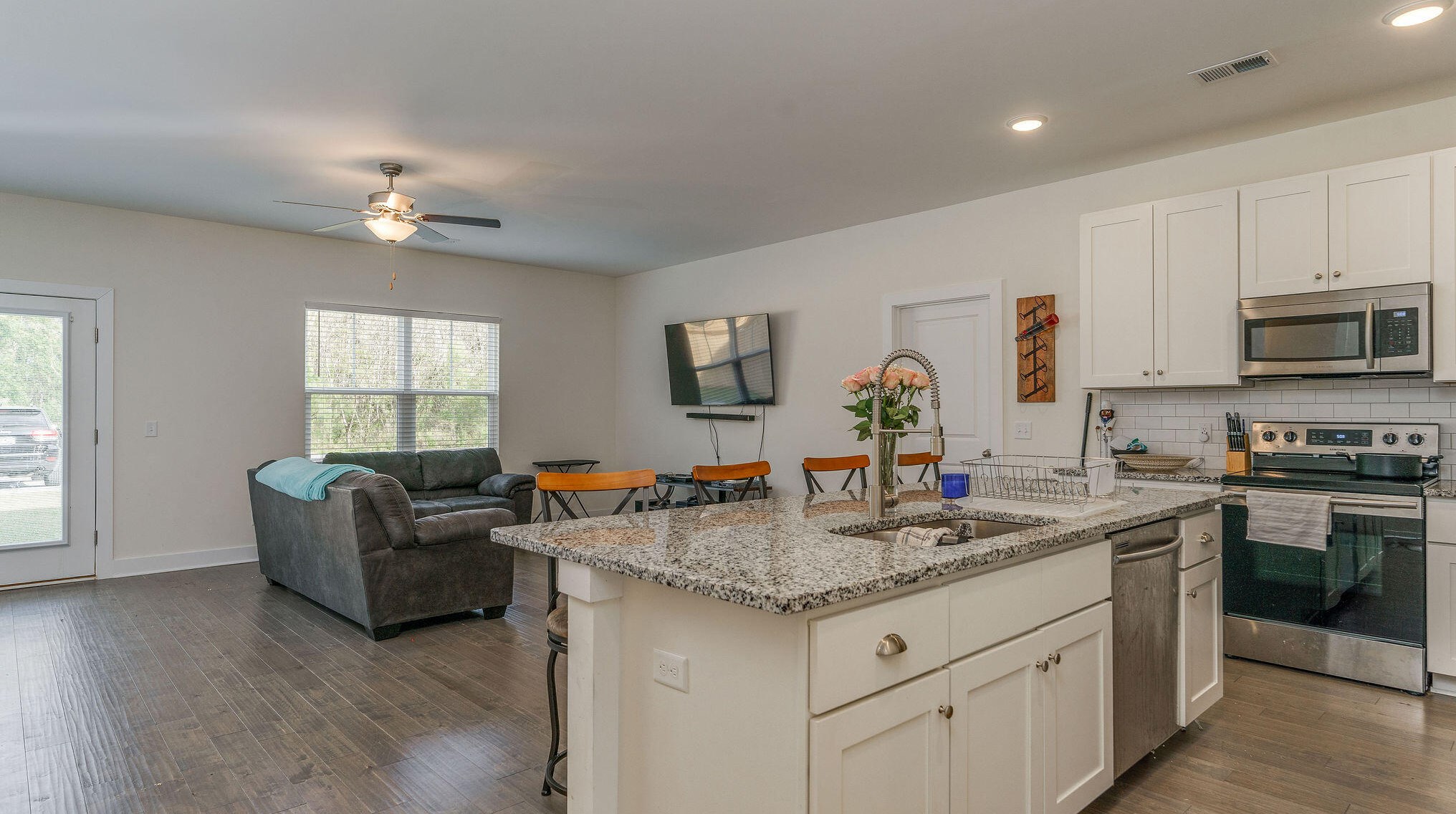 8206 Antler Dr, Charleston SC  29406-9847 exterior