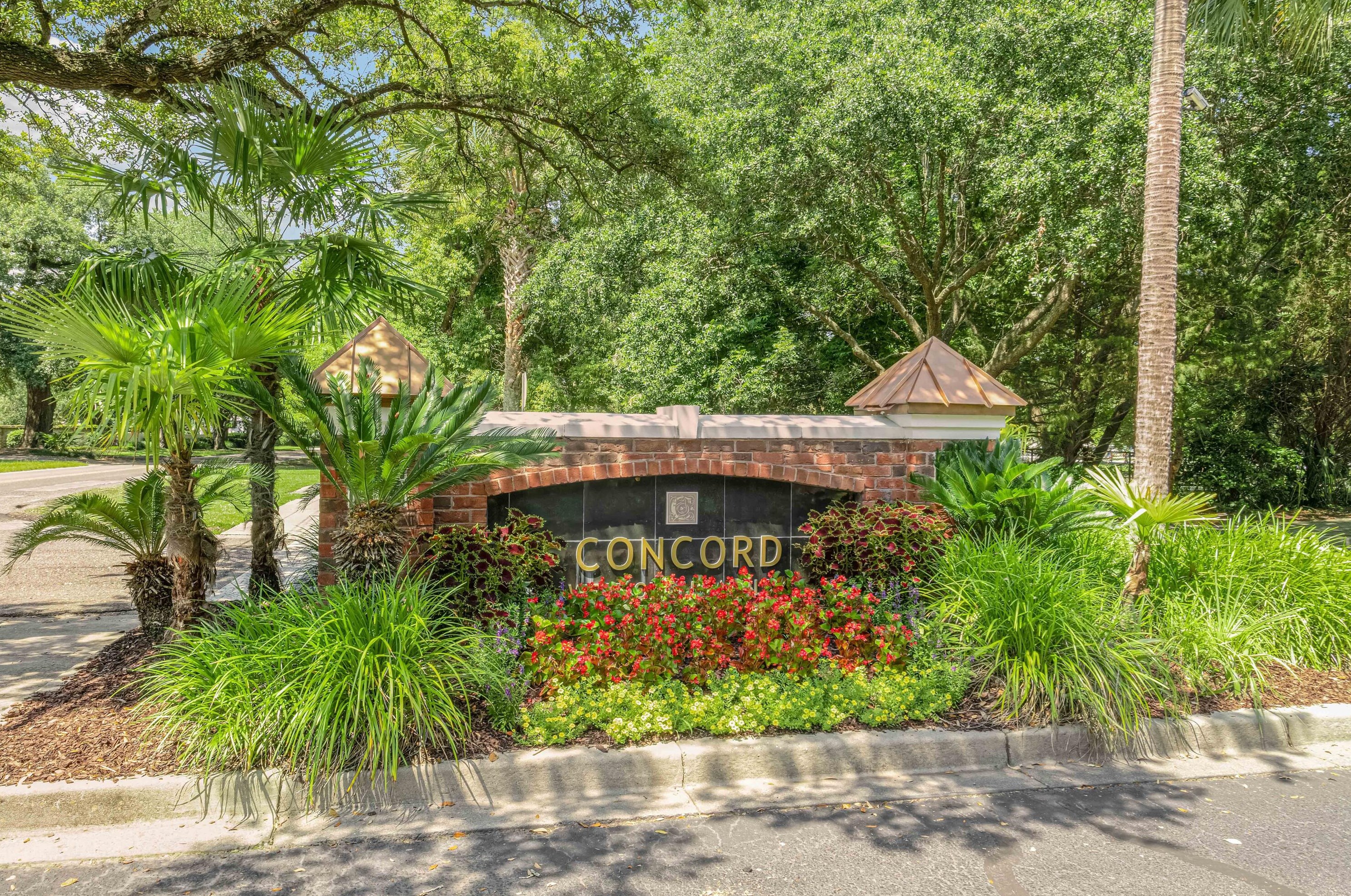 45 Sycamore Ave, Charleston SC  29407-6710 exterior