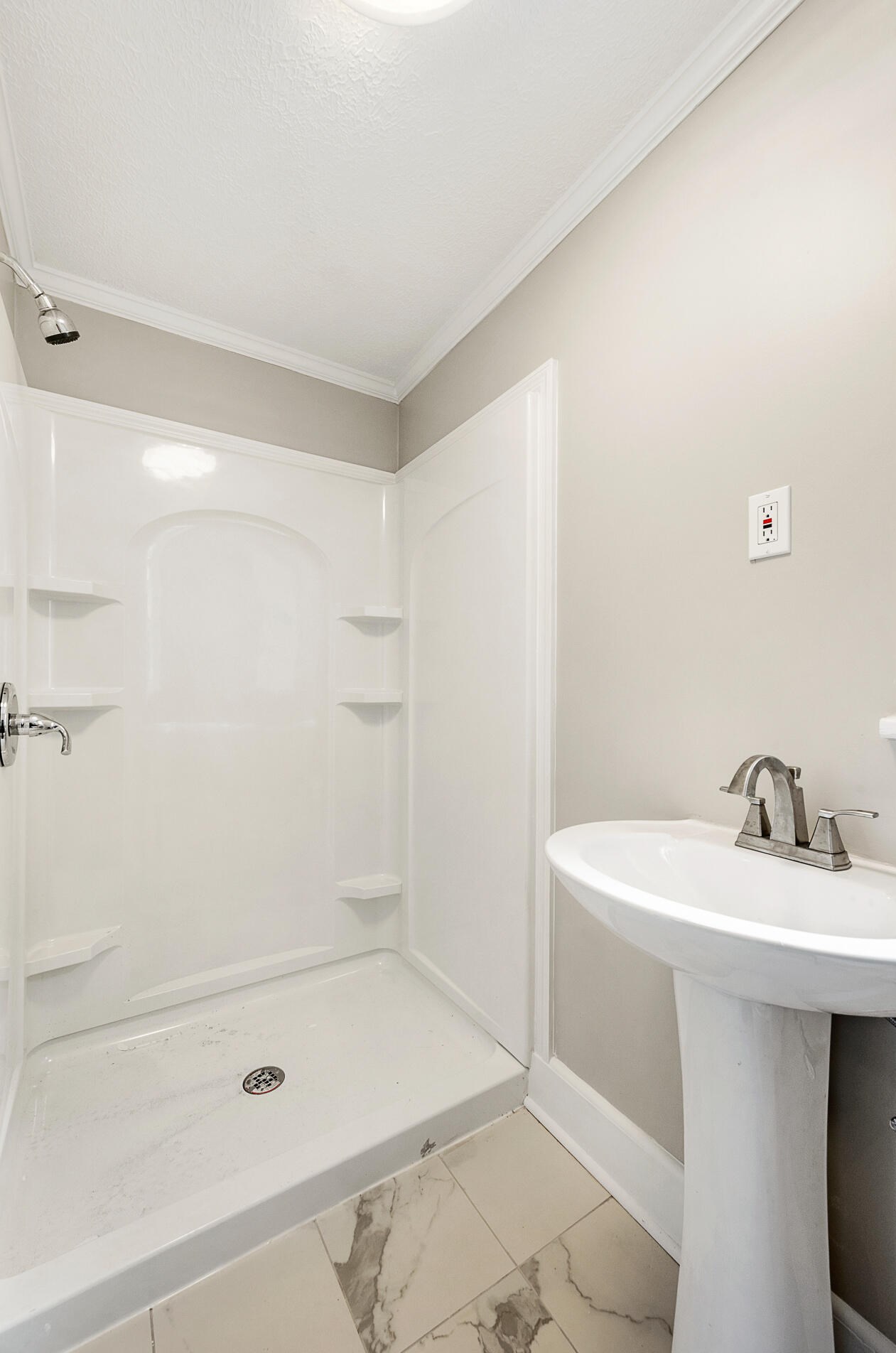 135 Dowling Ave, Walterboro SC  29488-3806 exterior