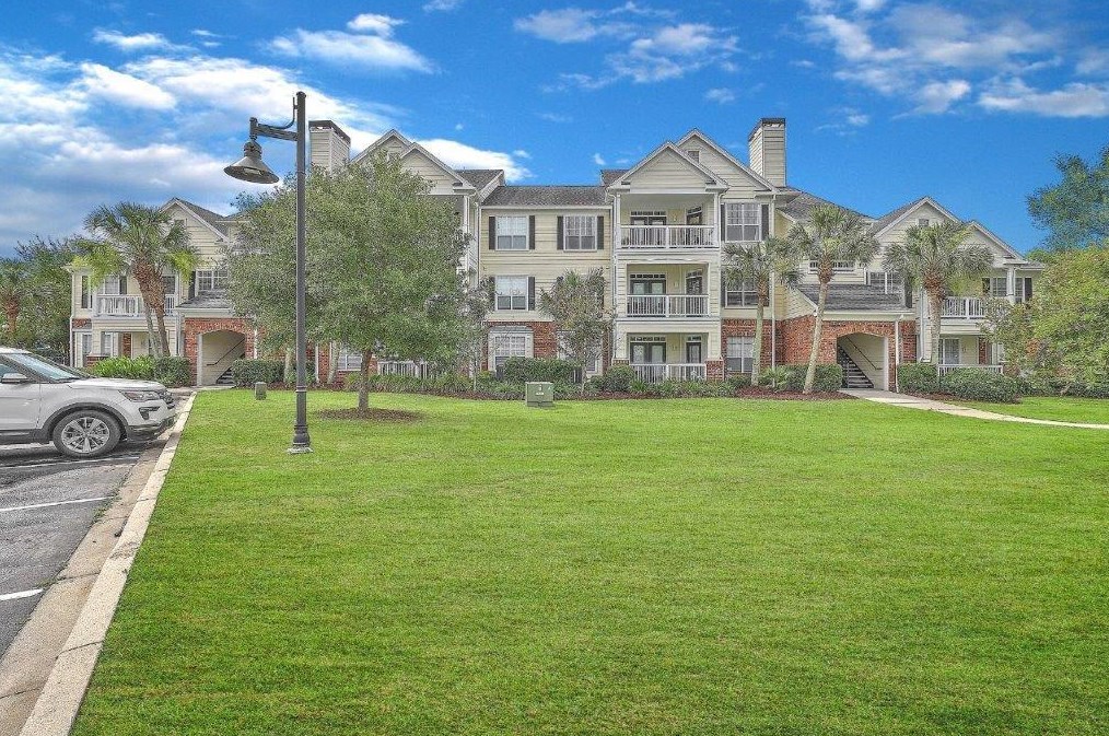 45 Sycamore Ave, Charleston SC  29407-6710 exterior