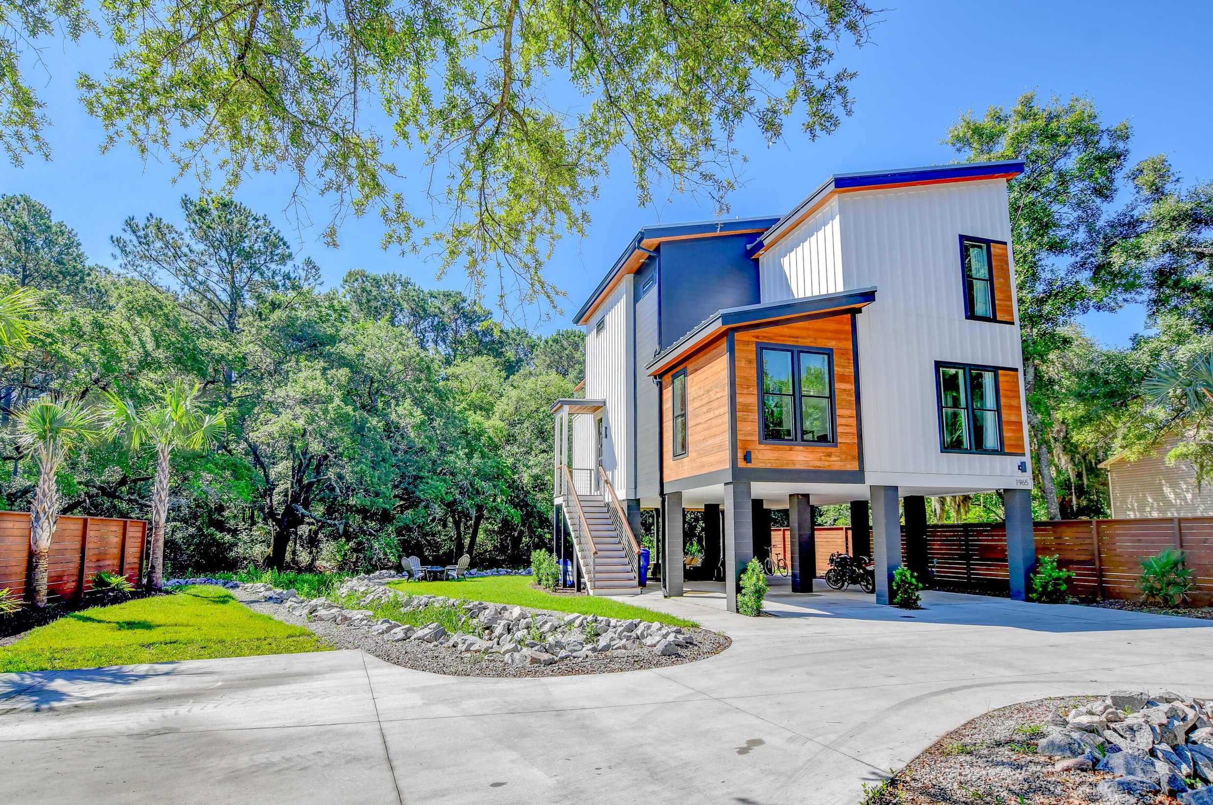 1965 Central Park Rd, Charleston SC  29412-2817 exterior