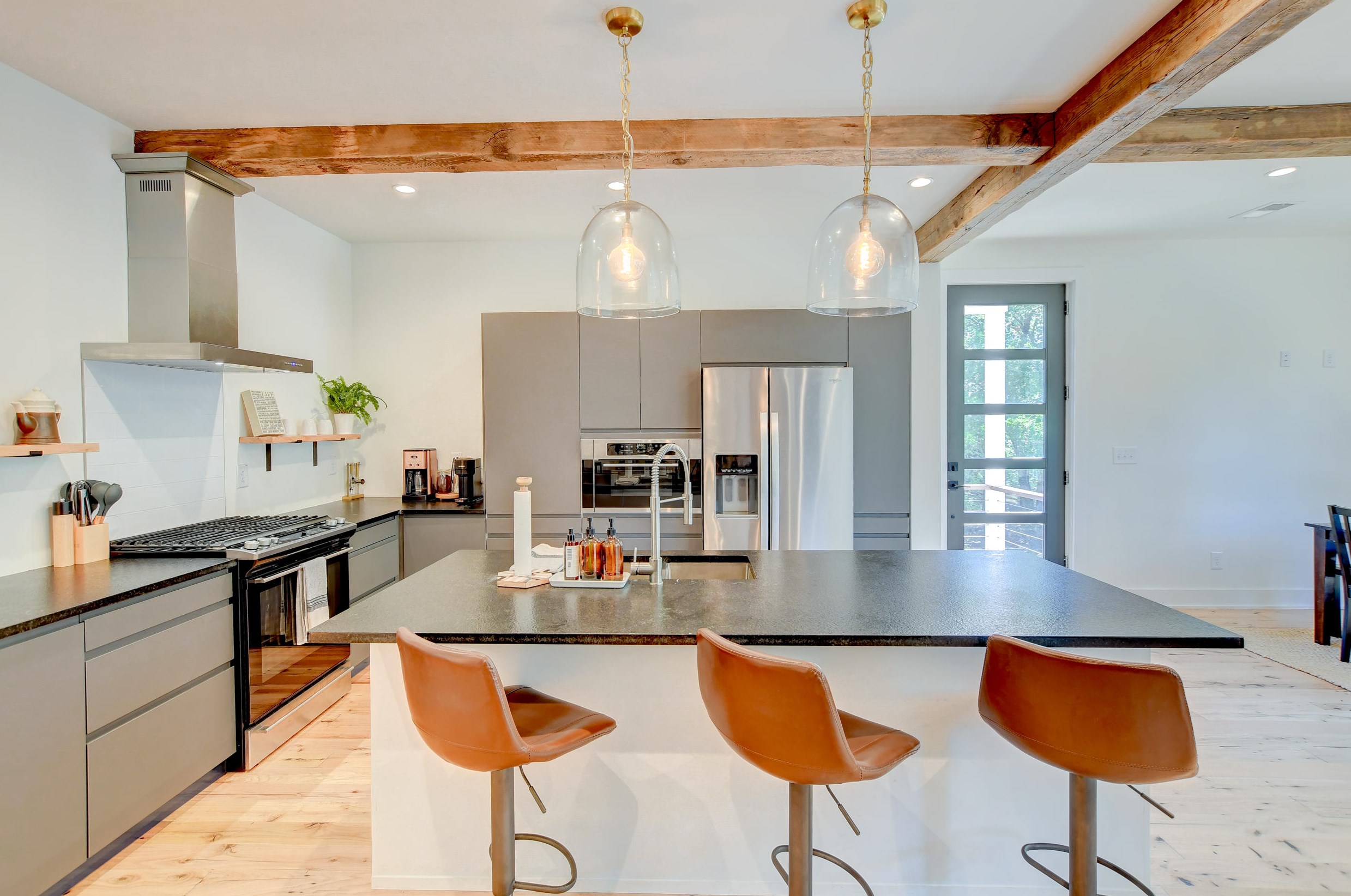 1965 Central Park Rd, Charleston SC  29412-2817 exterior